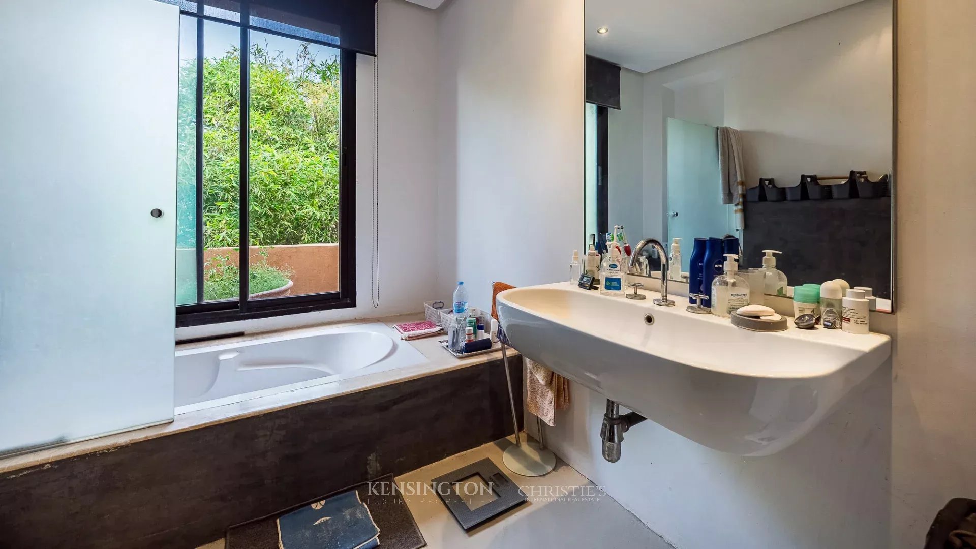 4 Bedroom Villa/Townhouse's Image 38