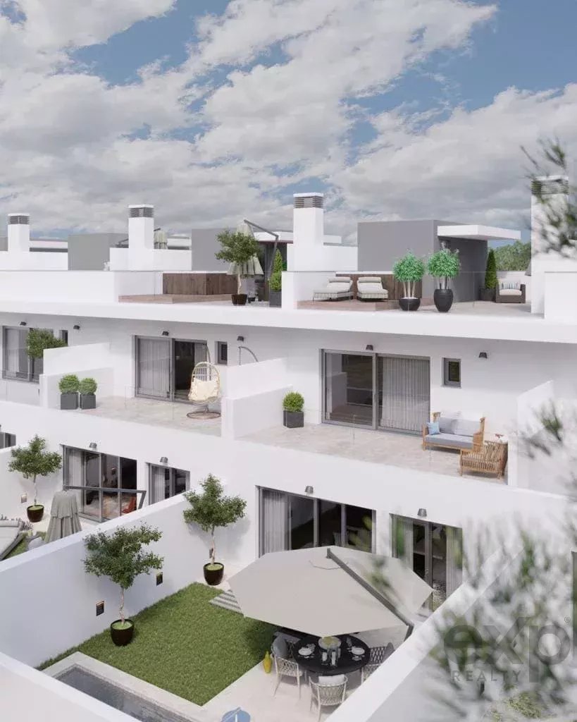 FABULOUS TOWNHOUSE IN SANTA LUZIA, TAVIRA, WITH 3 SUITES AND POOL A FEW STEPS FROM THE RIA FORMOSA
