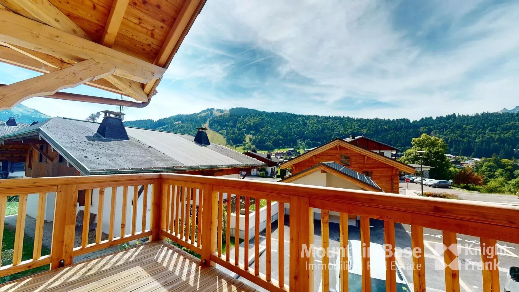 Photo of New 3-bedroom duplex apartment with cabin ideally located