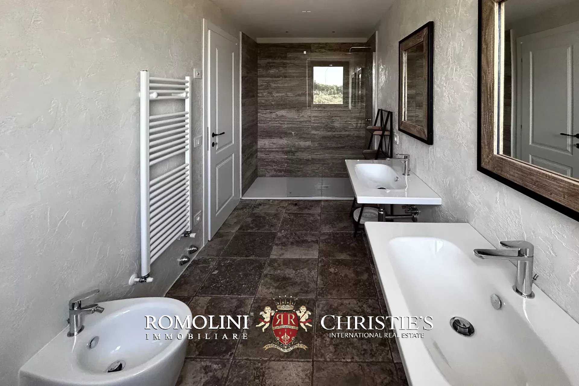 3 Bedroom Villa/Townhouse's Image 32