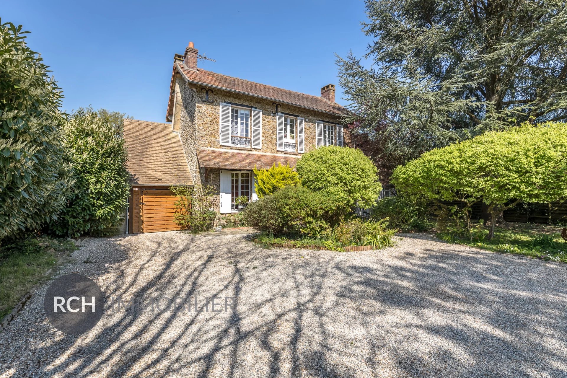A 3 minutes de Montfort-l'Amaury - Maison ancienne avec grand jardin