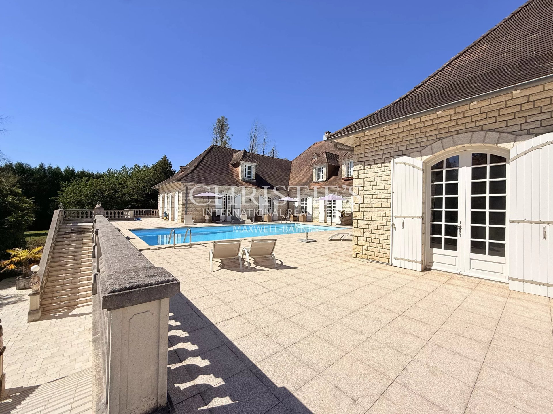 11 Bedroom Villa/Townhouse's Image 13