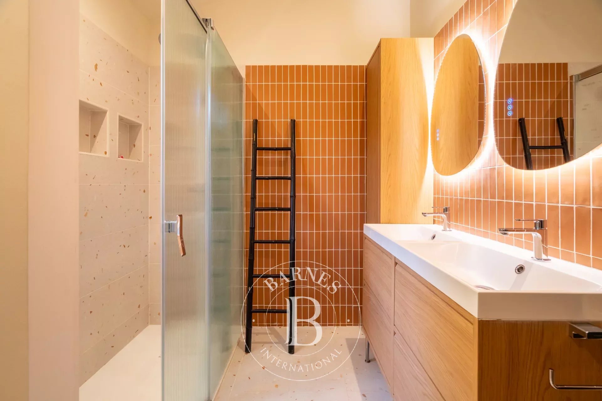 Ev Cassis - picture 14