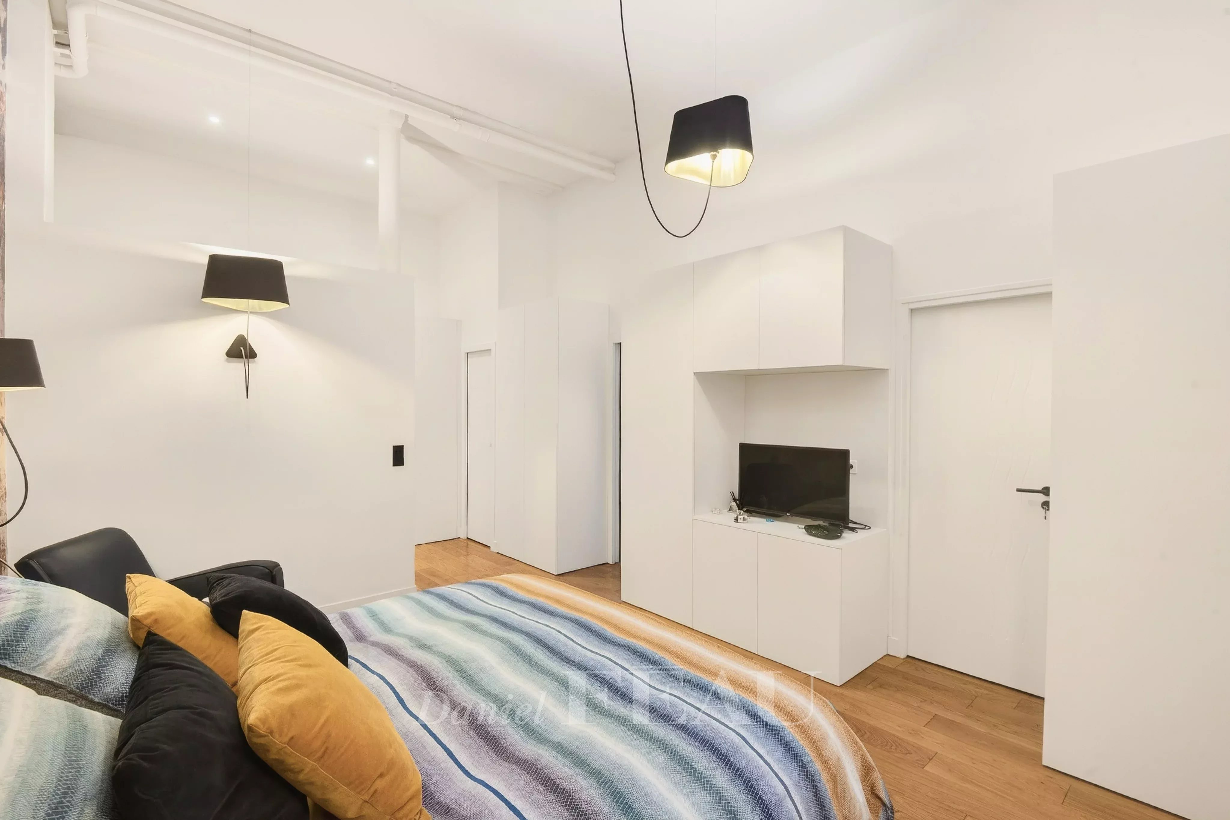 Sale Apartment Paris 11th