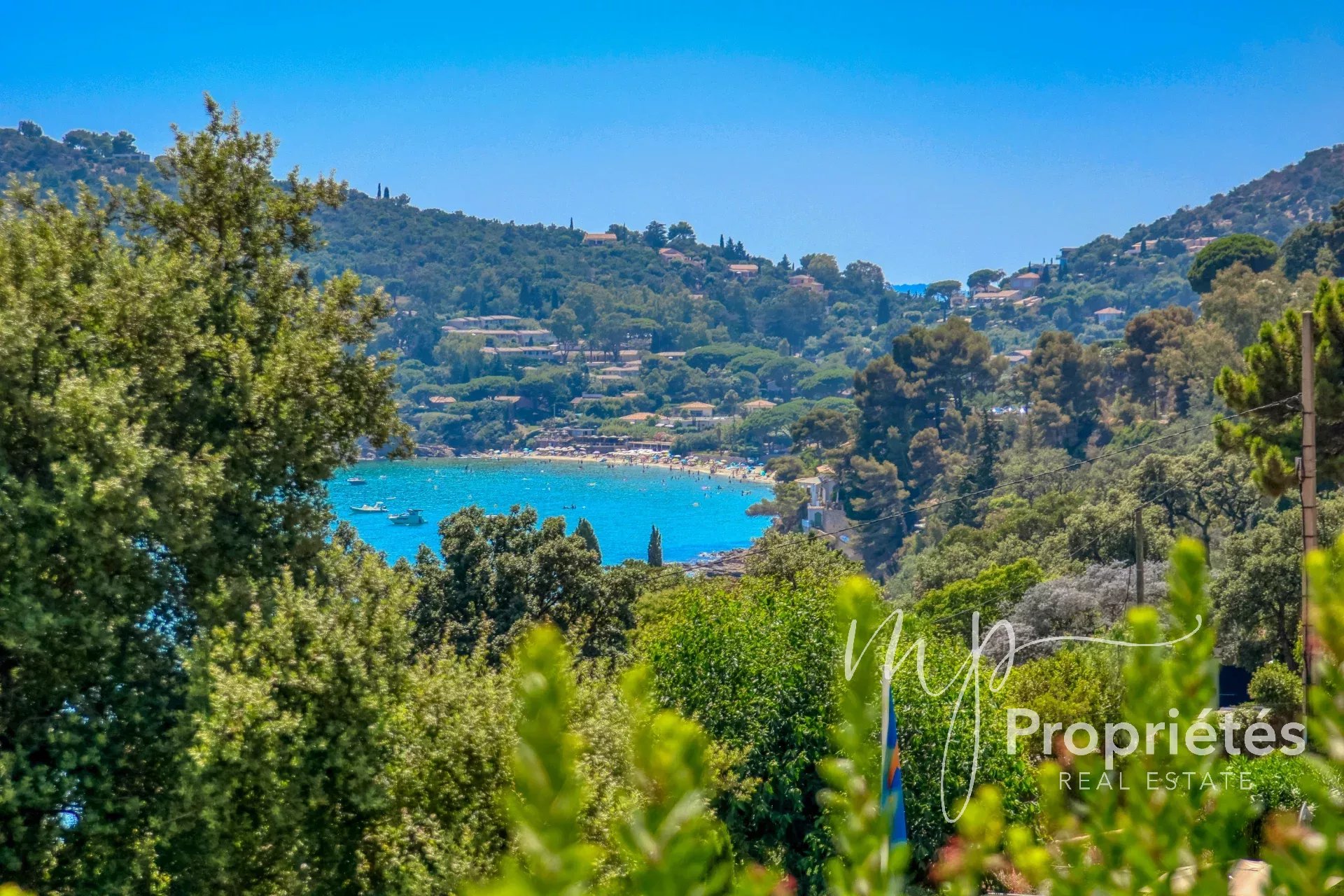 EXCLUSIVITE - RAYOL CANADEL SUR MER Villa 6 chambres vue mer avec piscine