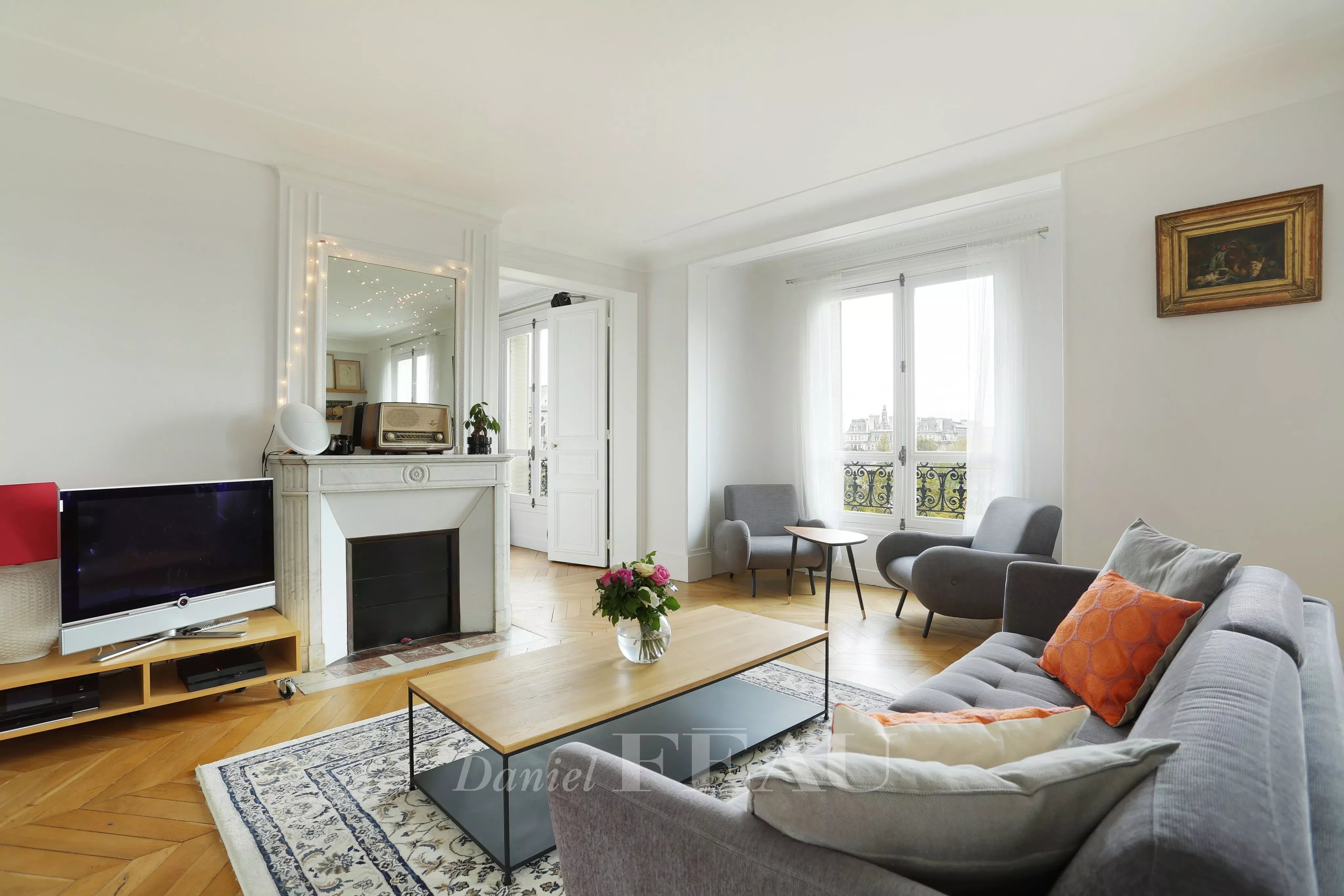 Living-room Natural light Fireplace Wooden floor
