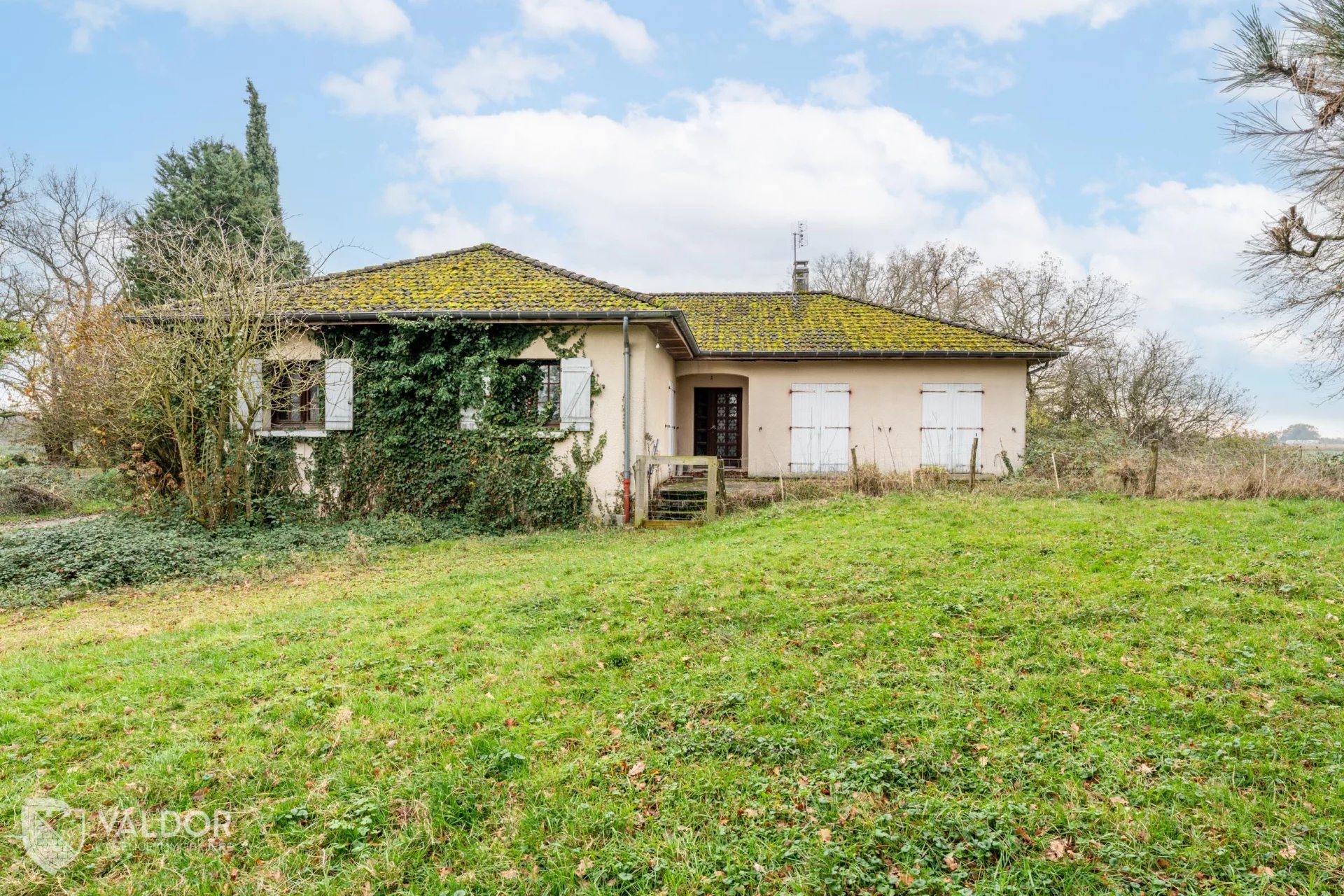 Ambérieux-en-Dombes – Maison de plain-pied au calme, à rénover