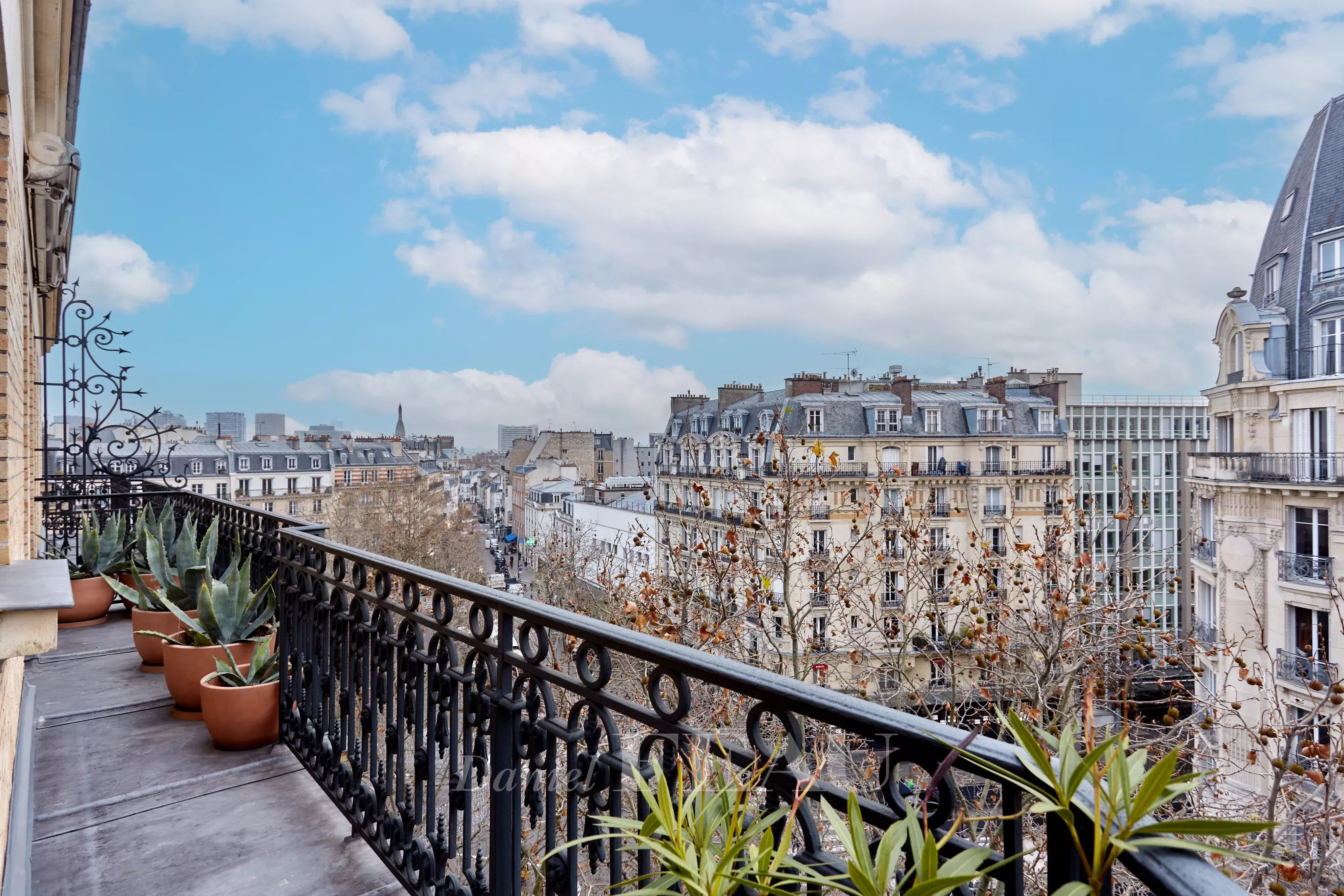 Sale Apartment Paris 16th