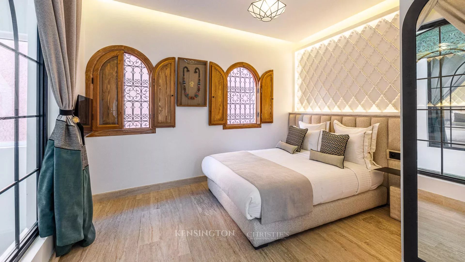 5 Bedroom Villa/Townhouse's Image 7