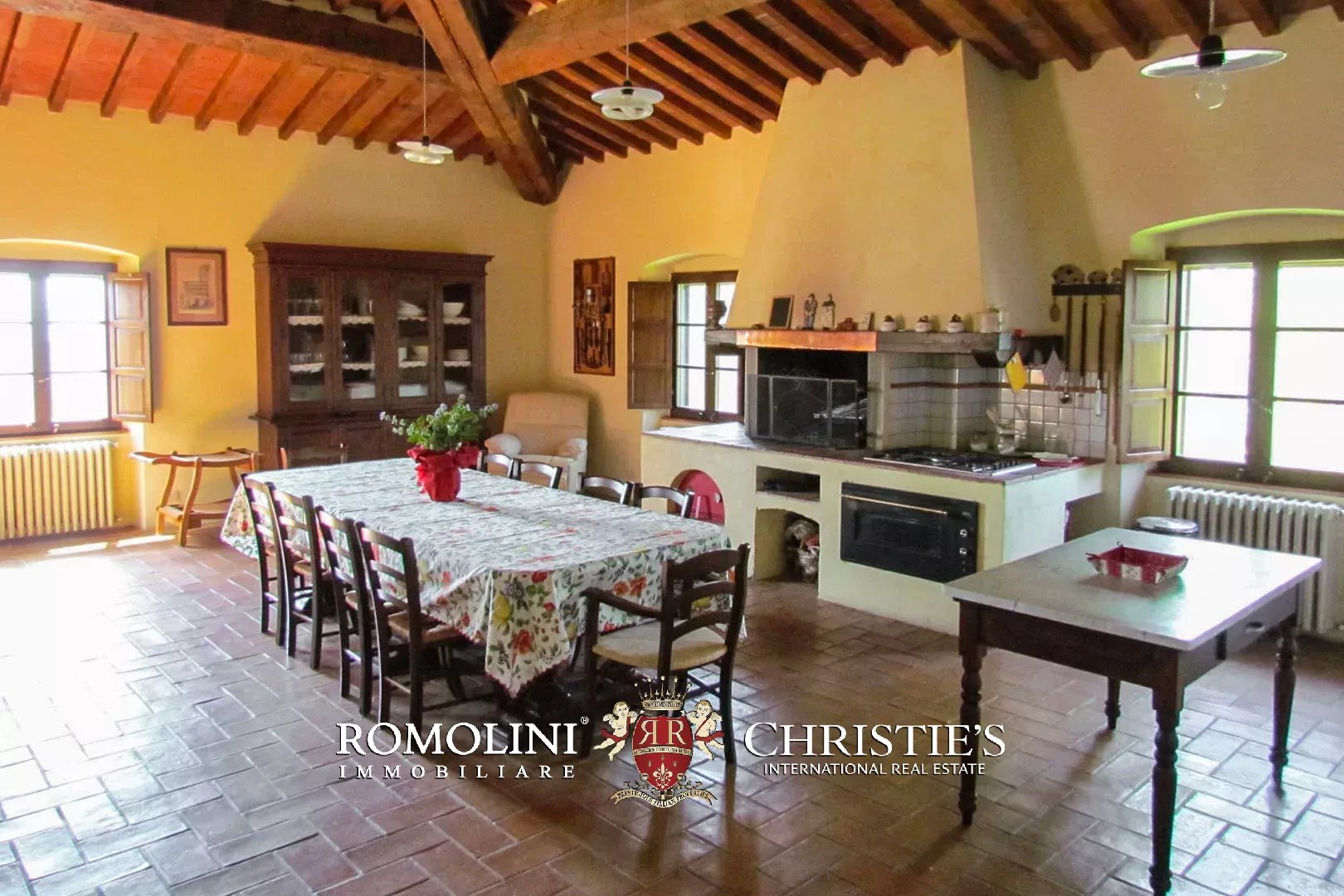 6 Bedroom Villa/Townhouse's Image 30