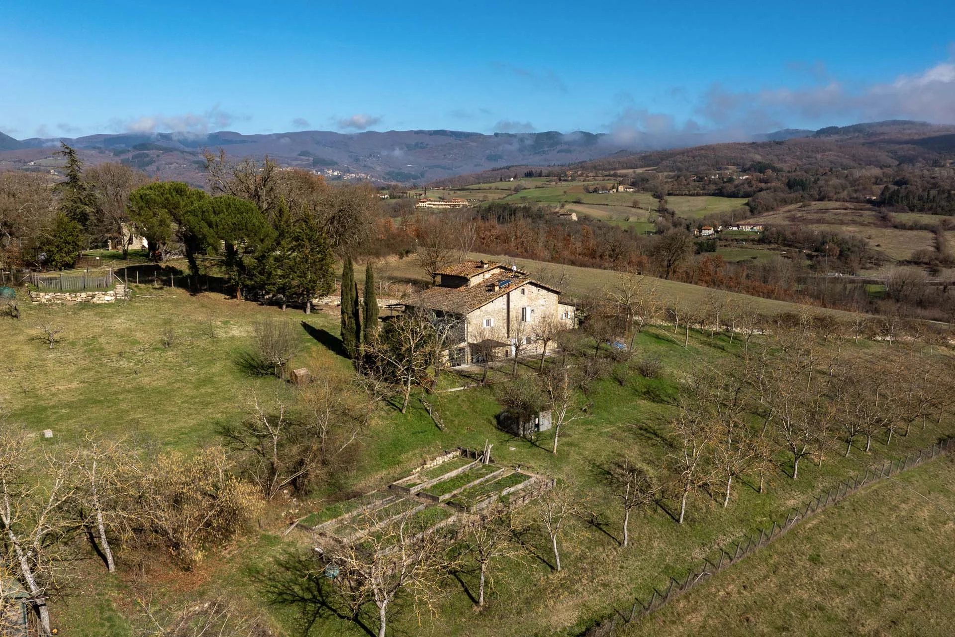 CASALE RISTRUTTURATO IN VENDITA A PRATOVECCHIO, CASENTINO