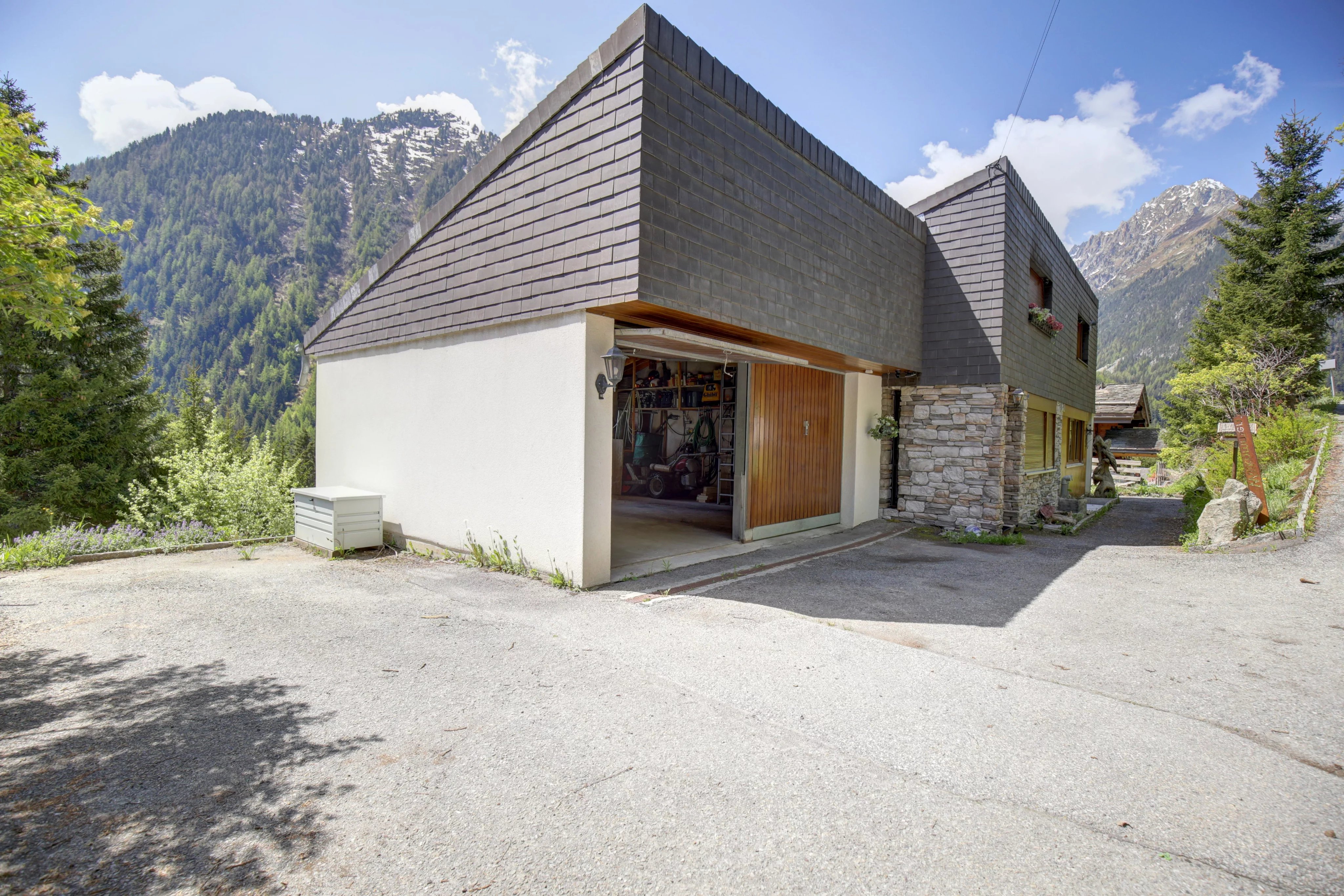 Au cœur de la forêt, belle maison mitoyenne à Champex-Lac !