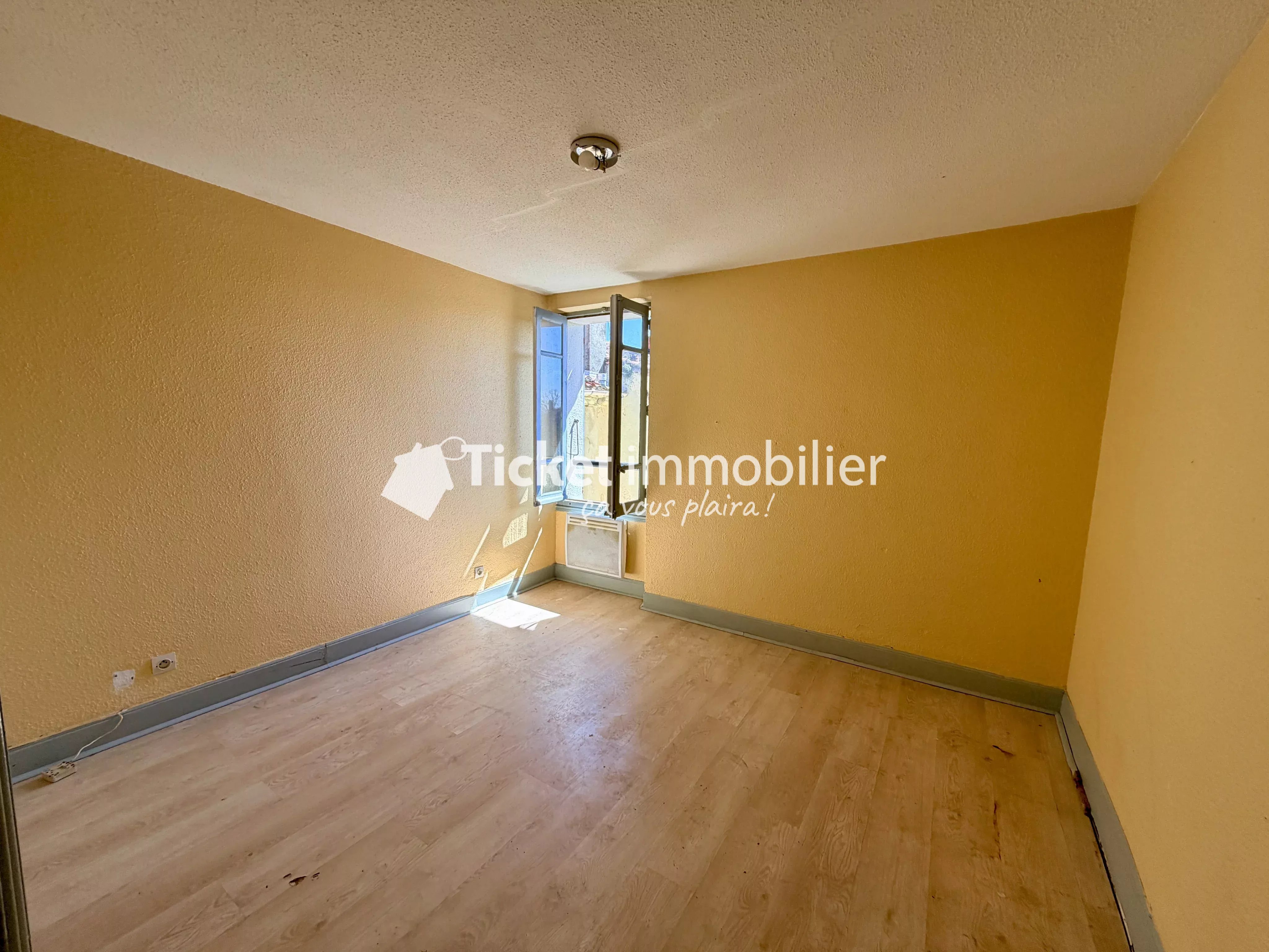 T3 à rénover – Centre-ville de Castres – 59 900 € — photo 5