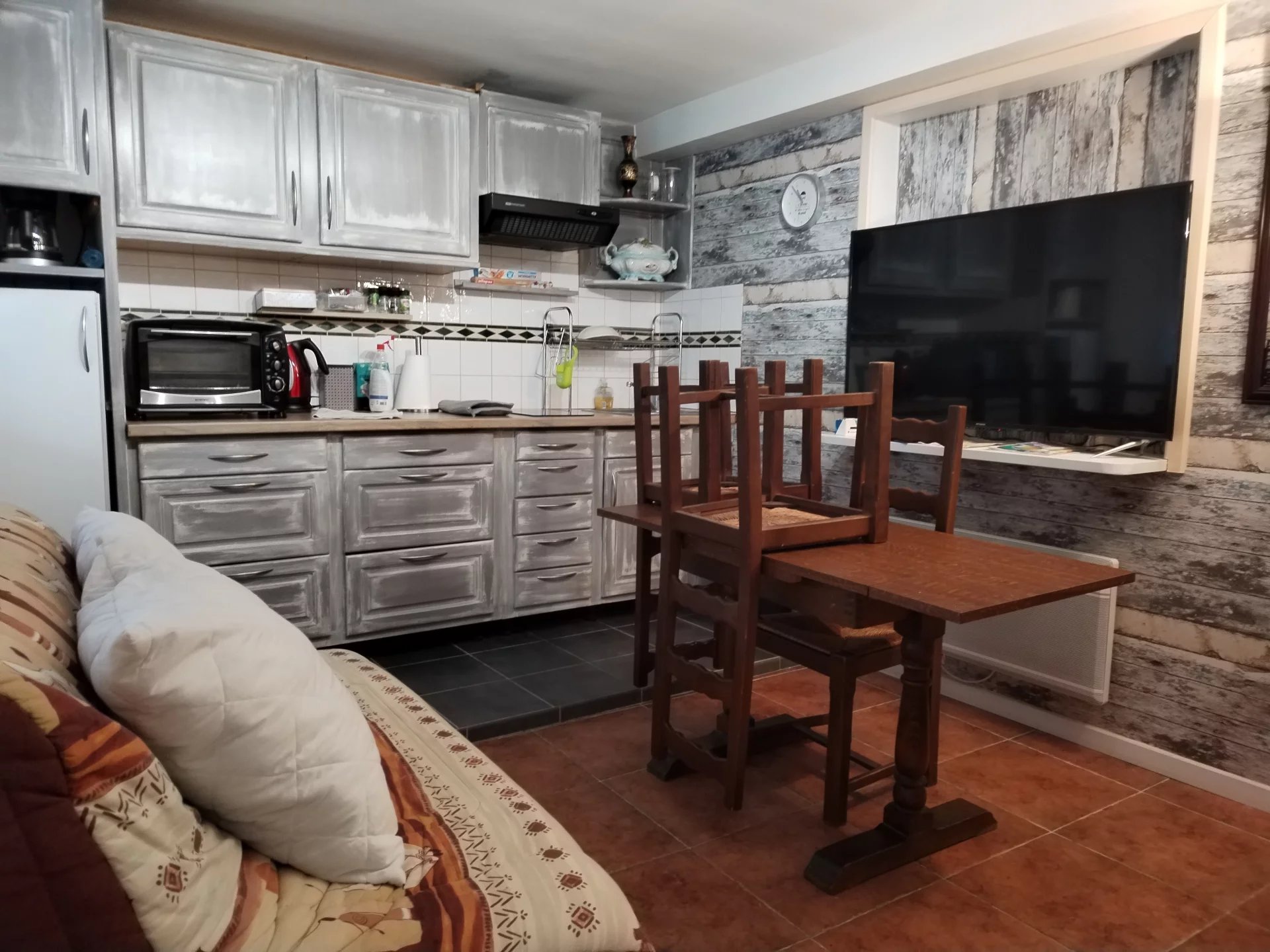 MAISON ET DÉPENDANCES SUR 1 225 M² DE TERRAIN — photo 9