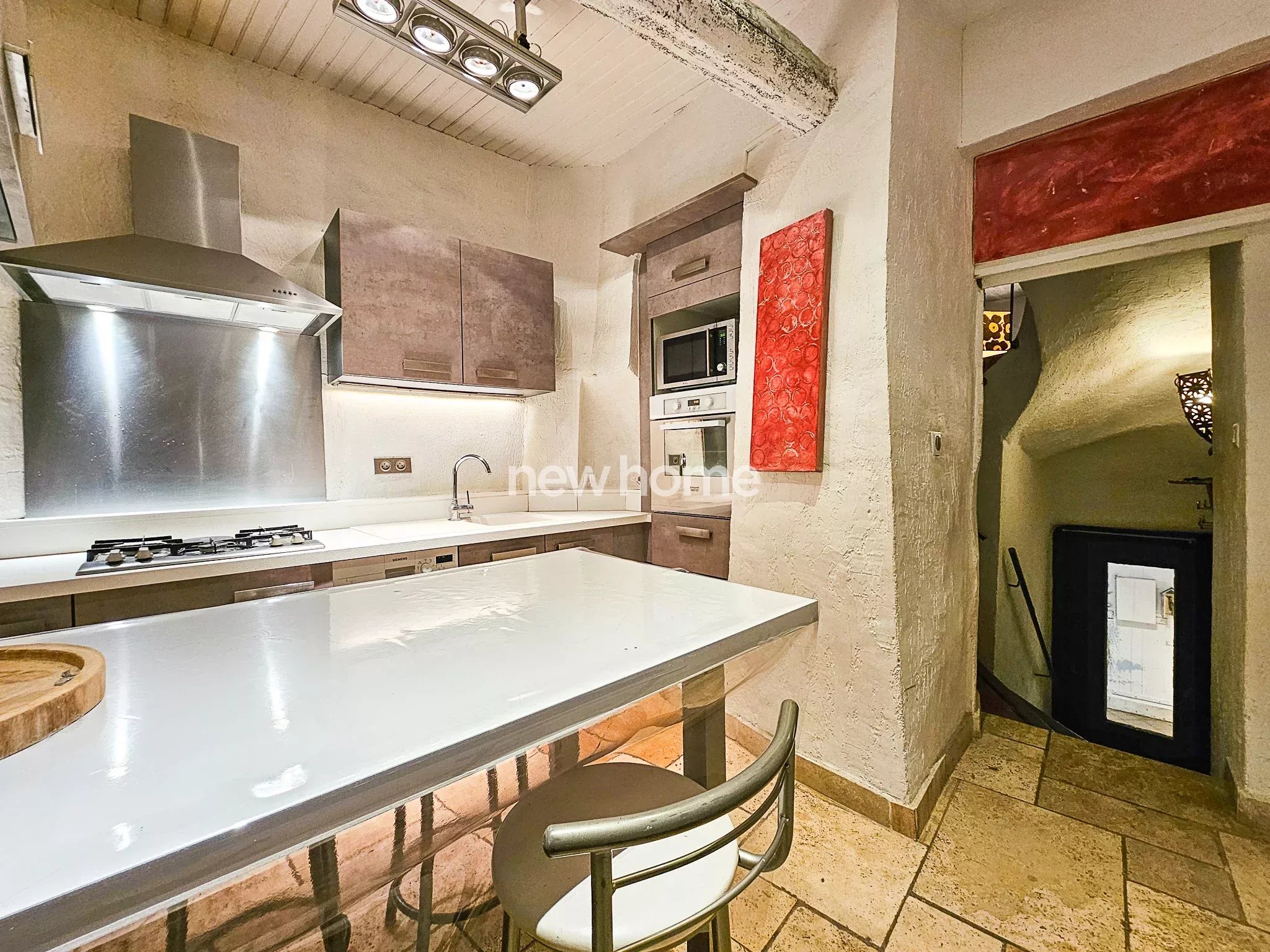 Charmante maison de village aux beaux volumes  Ampus