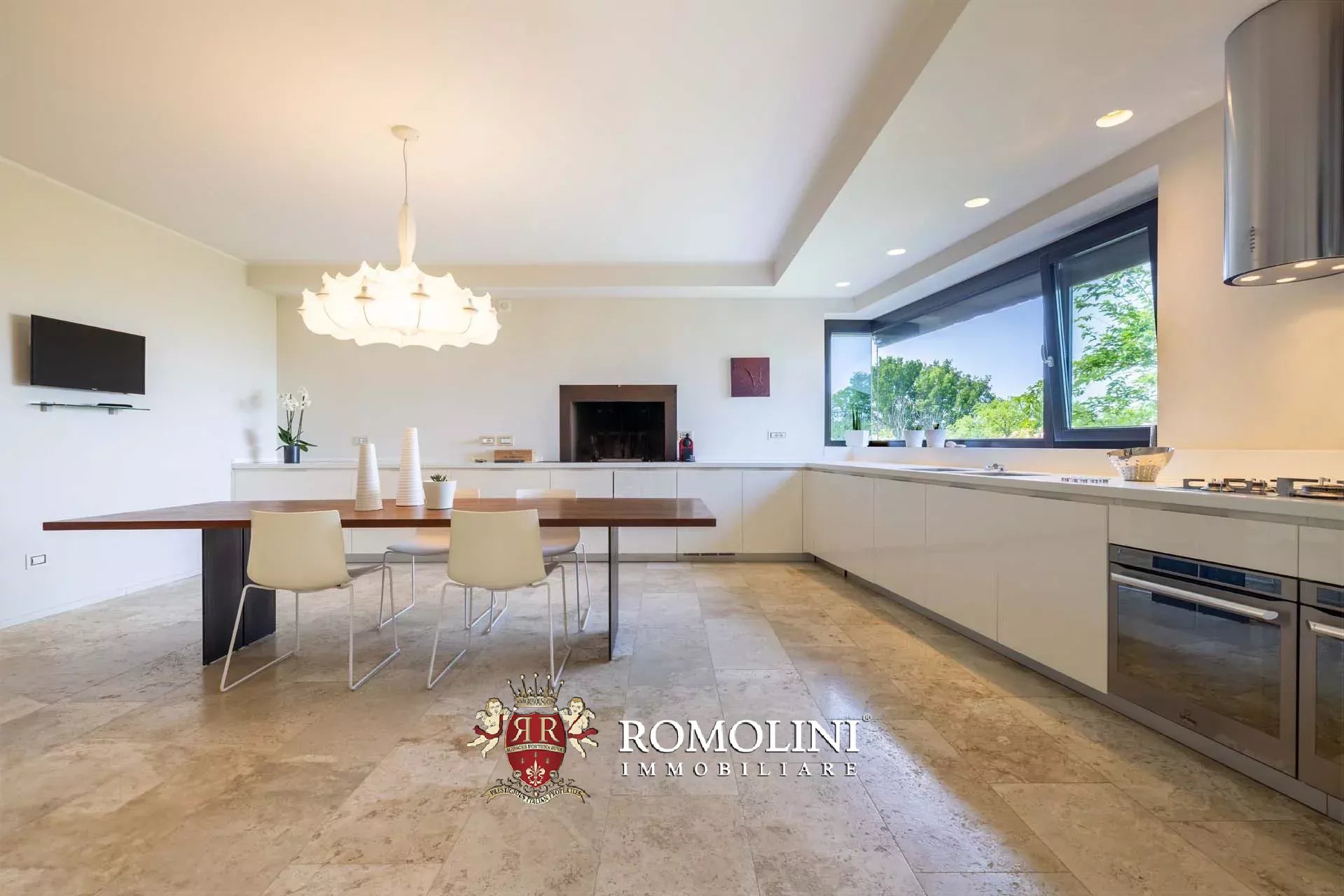 5 Bedroom Villa/Townhouse's Image 25