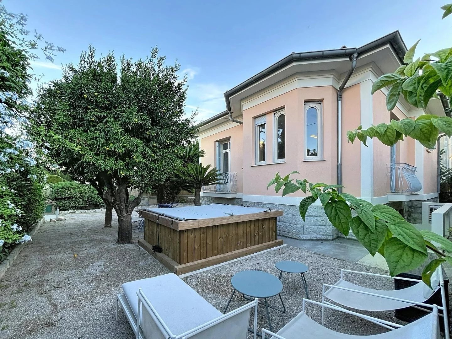 Maison contemporaine avec jardin et piscine – Nice secteur Ferber