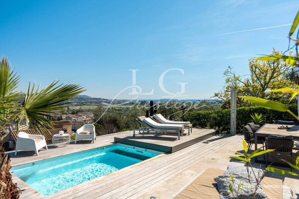 Villa for sale in Mandelieu — Fully Renovated House with Sea and Mountain View.