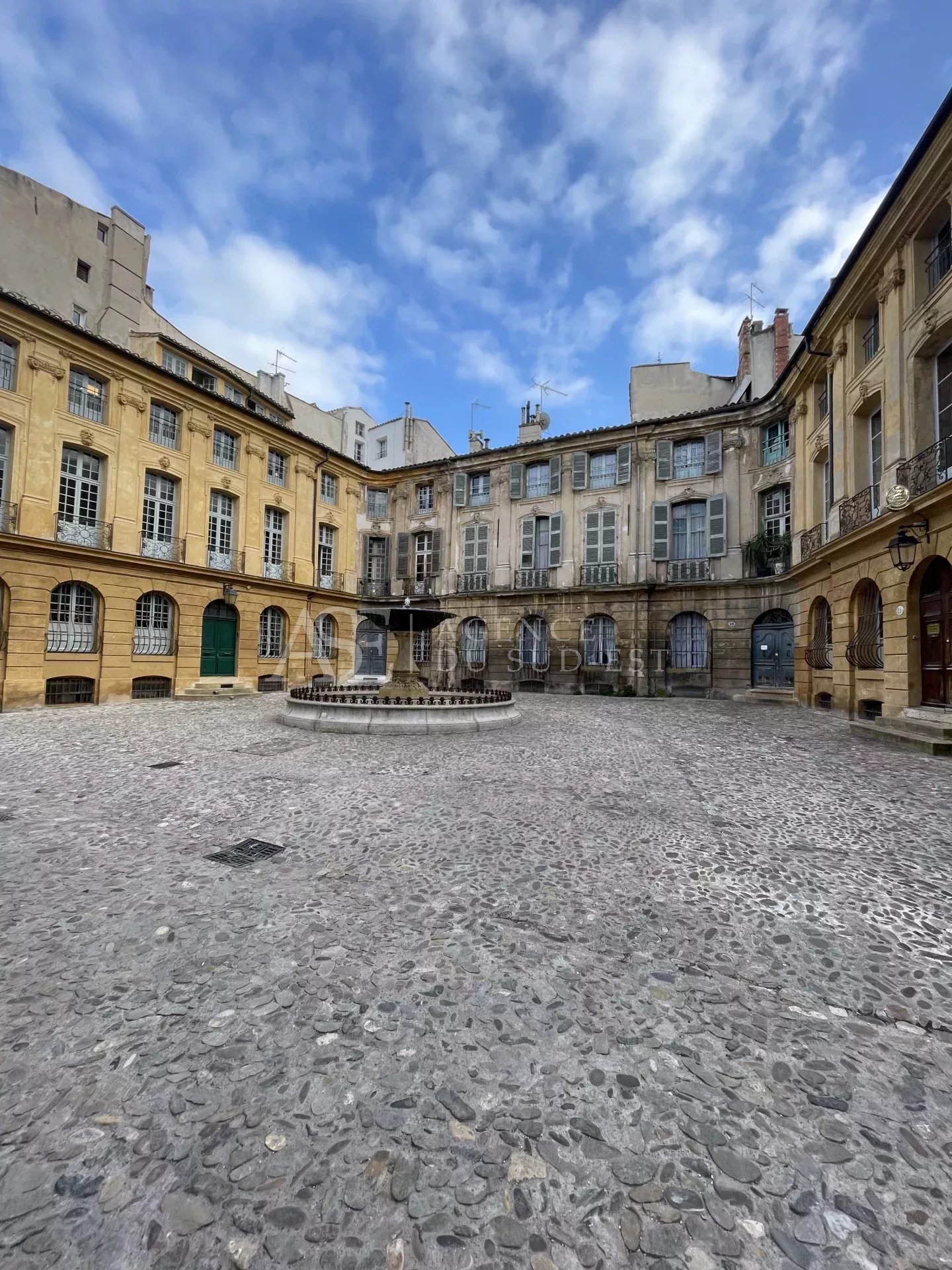 Agence immobilière de 