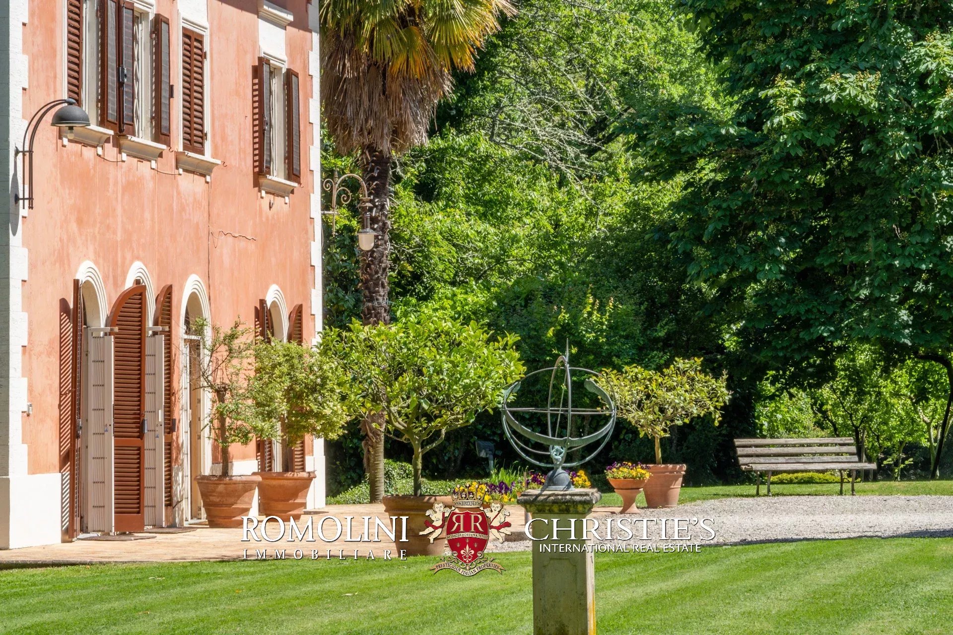 8 Bedroom Villa/Townhouse's Image 61