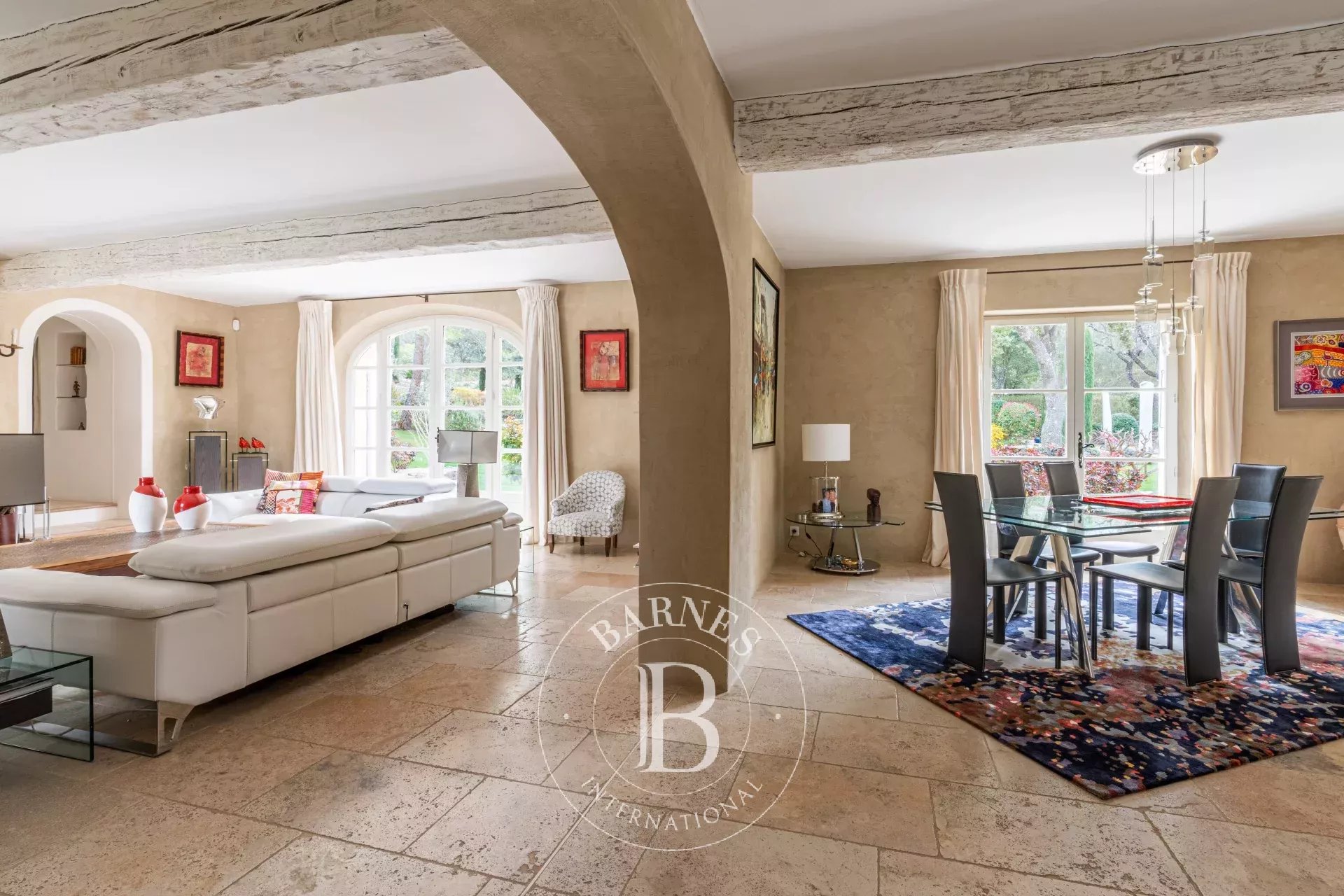 Close to Aix-en-Provence – Exceptional Bastide with Pool and 5 Bedrooms - picture 9