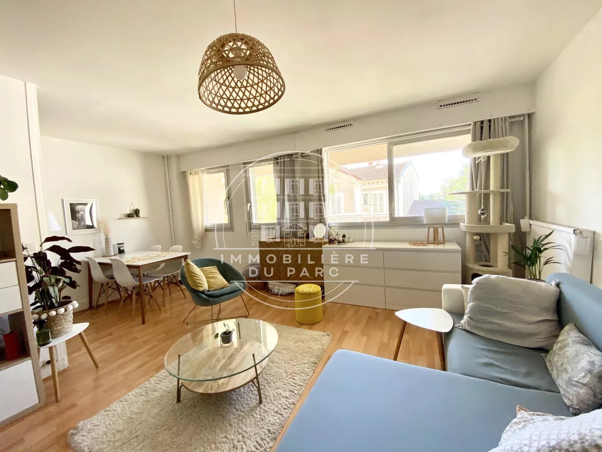 Living-room Wooden floor