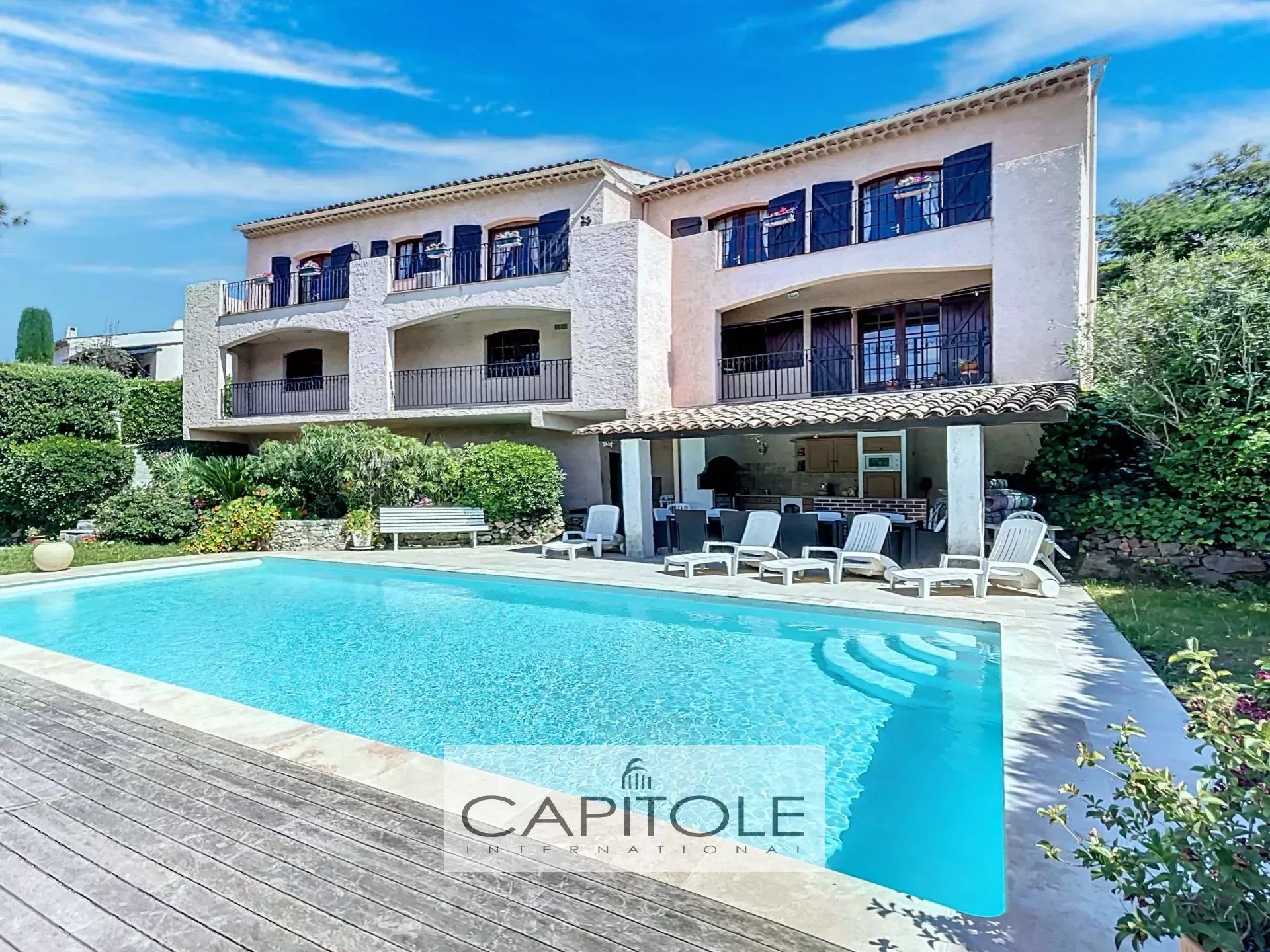Agence immobilière de 