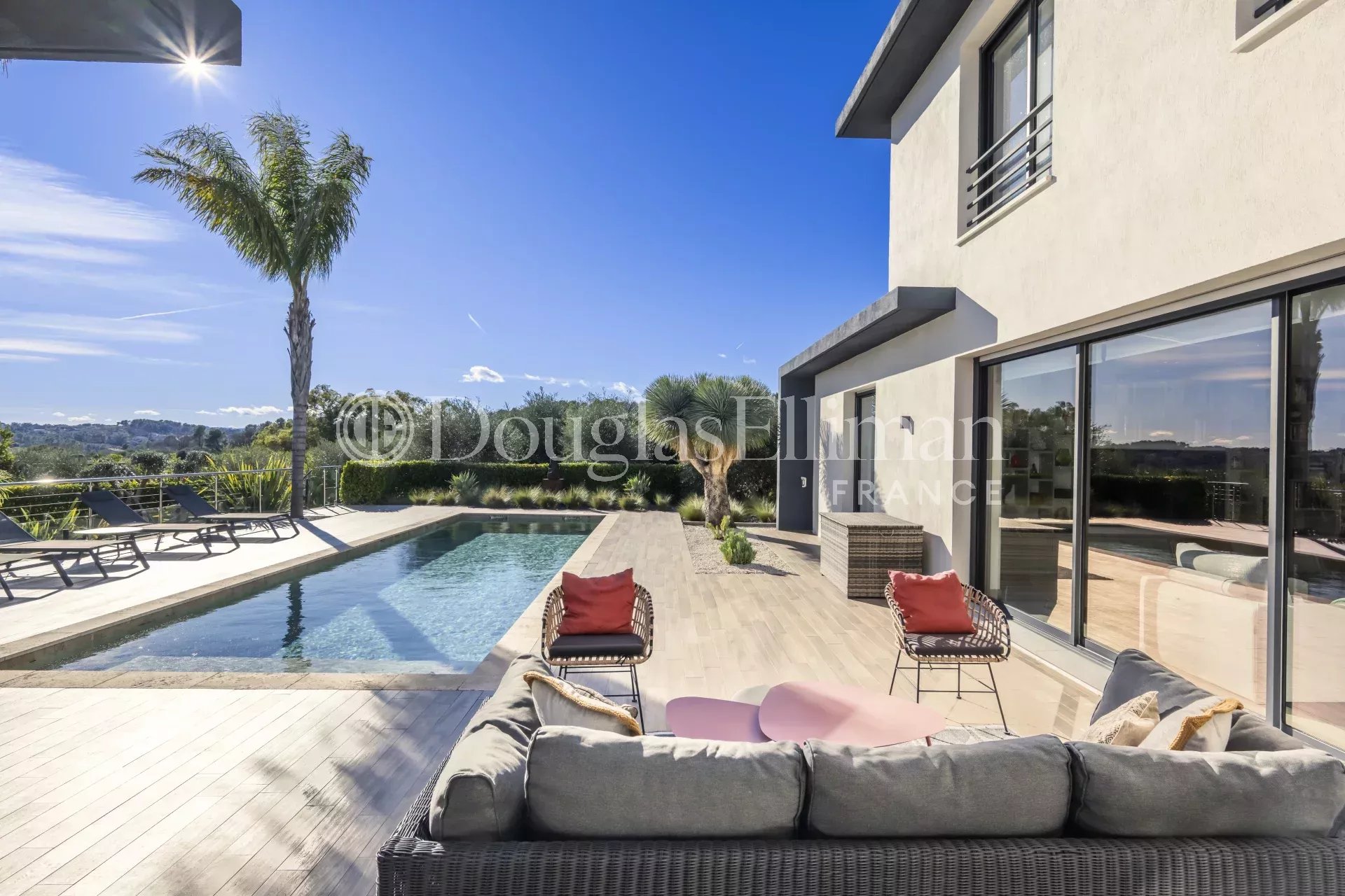 Valbonne – Villa contemporaine avec piscine, salle de sport et à pied du village - Image nᵒ3