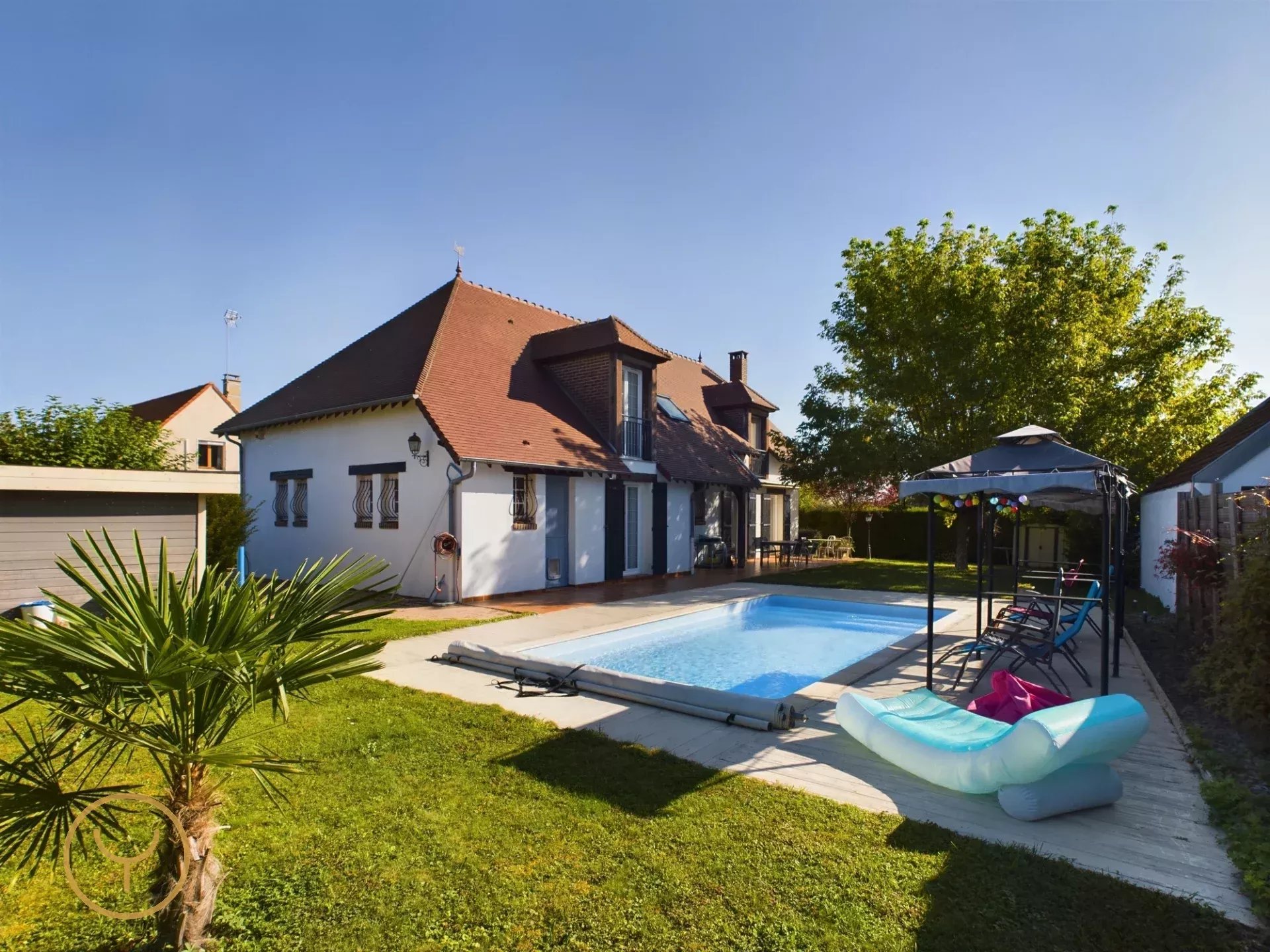 Maison Familiale avec Piscine Chauffée dans un Secteur Recherché de l'Agglomération de Troyes