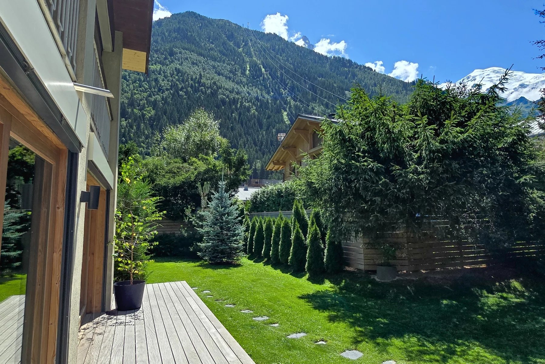 Photo of CHAMONIX - A beautifully renovated 4-bedroom apartment in the centre of Chamonix