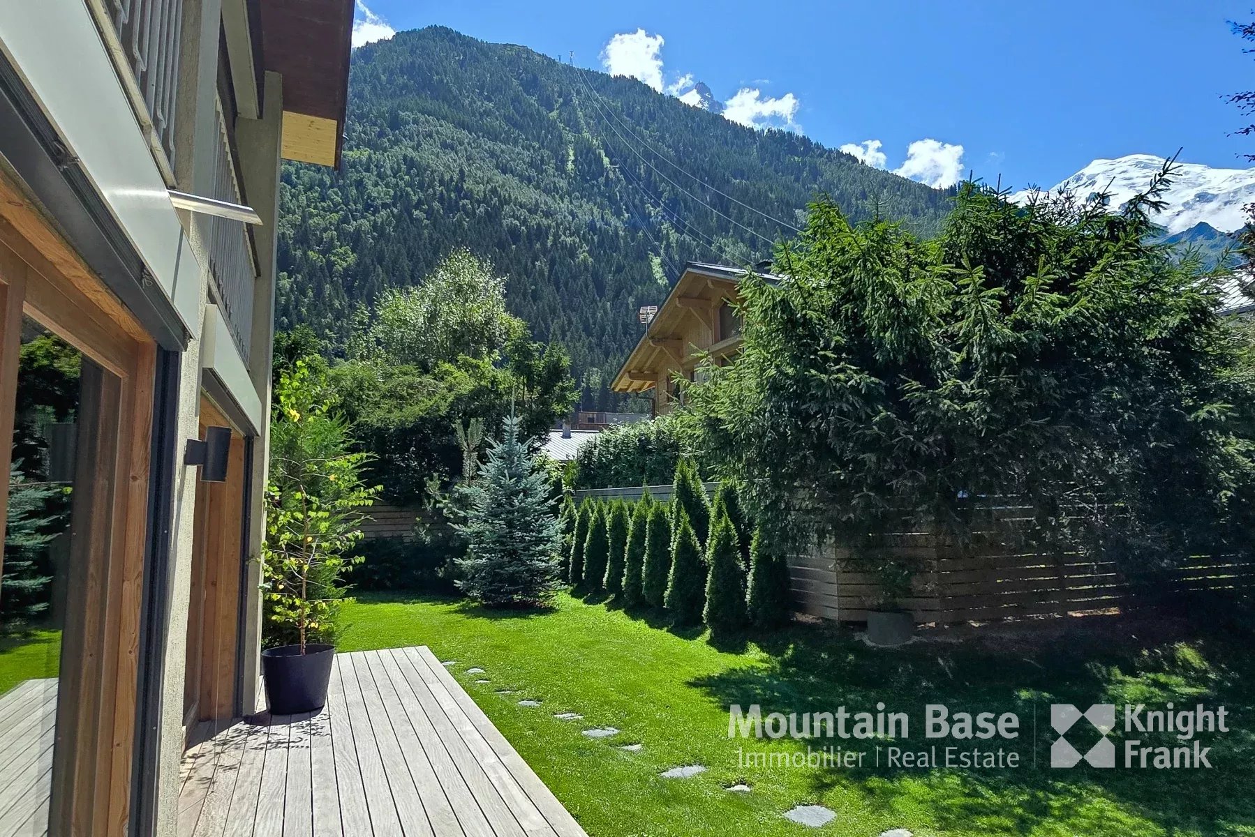 Photo of A beautifully renovated 4-bedroom apartment in the centre of Chamonix