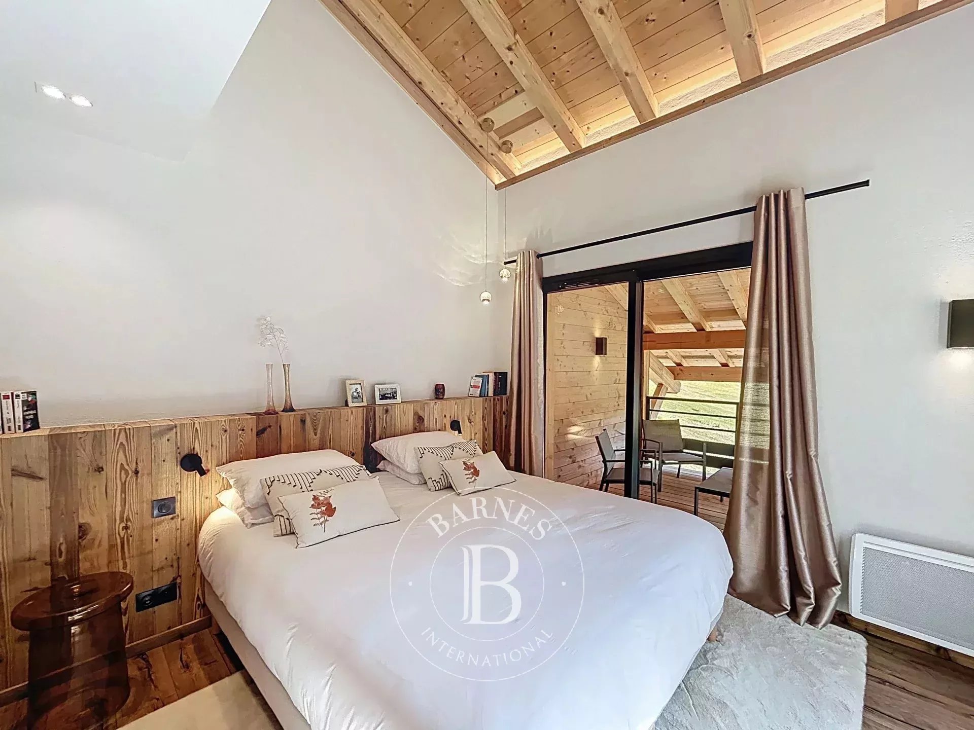 Photo of Châtel – Exceptional Chalet – 230 sqm – Sleeps 10 – Spa, Sauna & Stunning Views