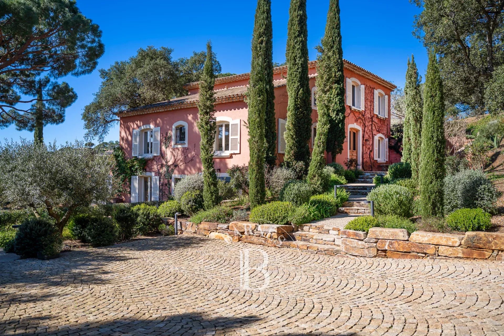 Villa La Croix-Valmer  -  ref 84340612 (picture 1)