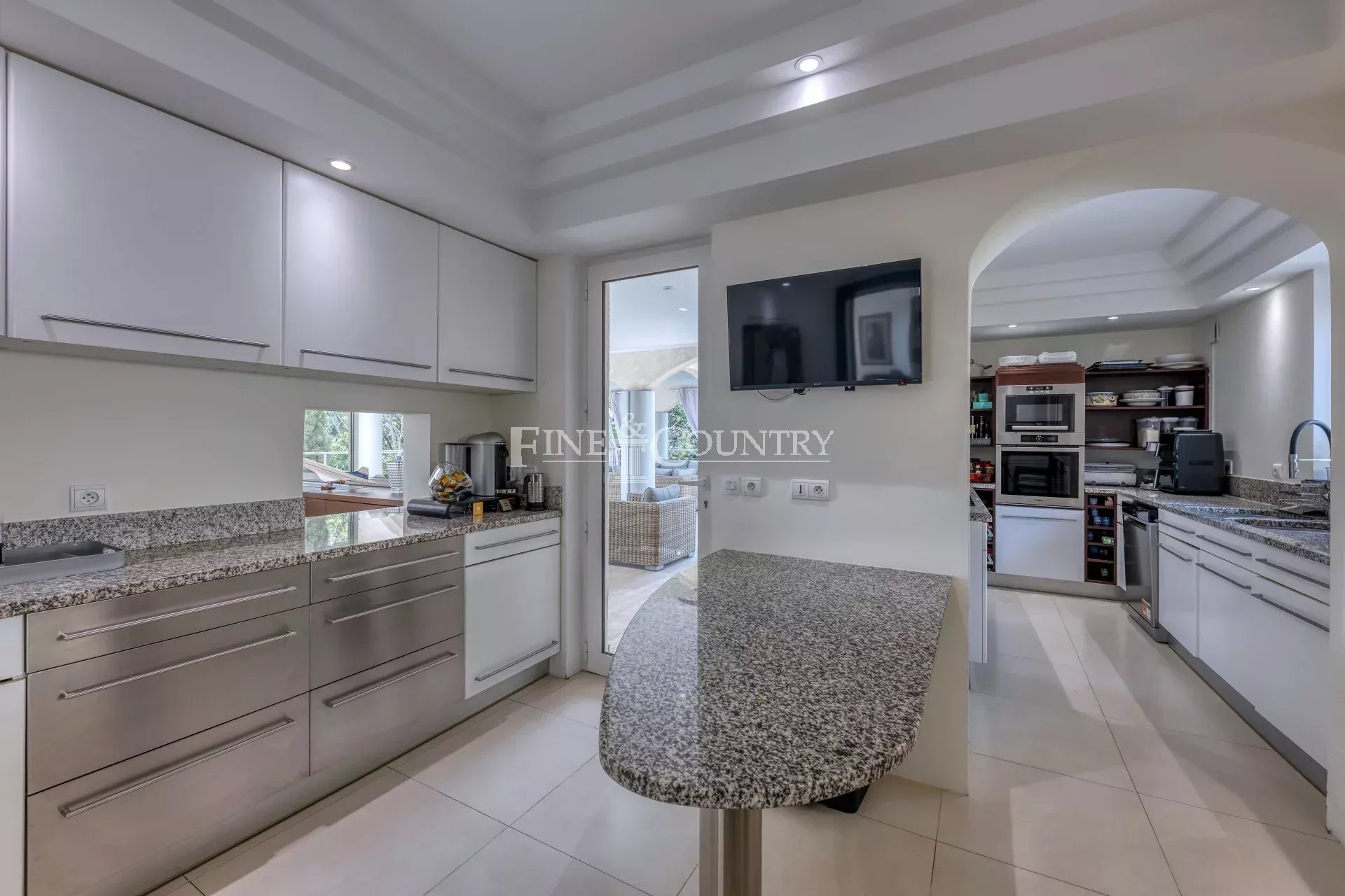 Photo of for sale property in Valbonne with tennis and hélipad