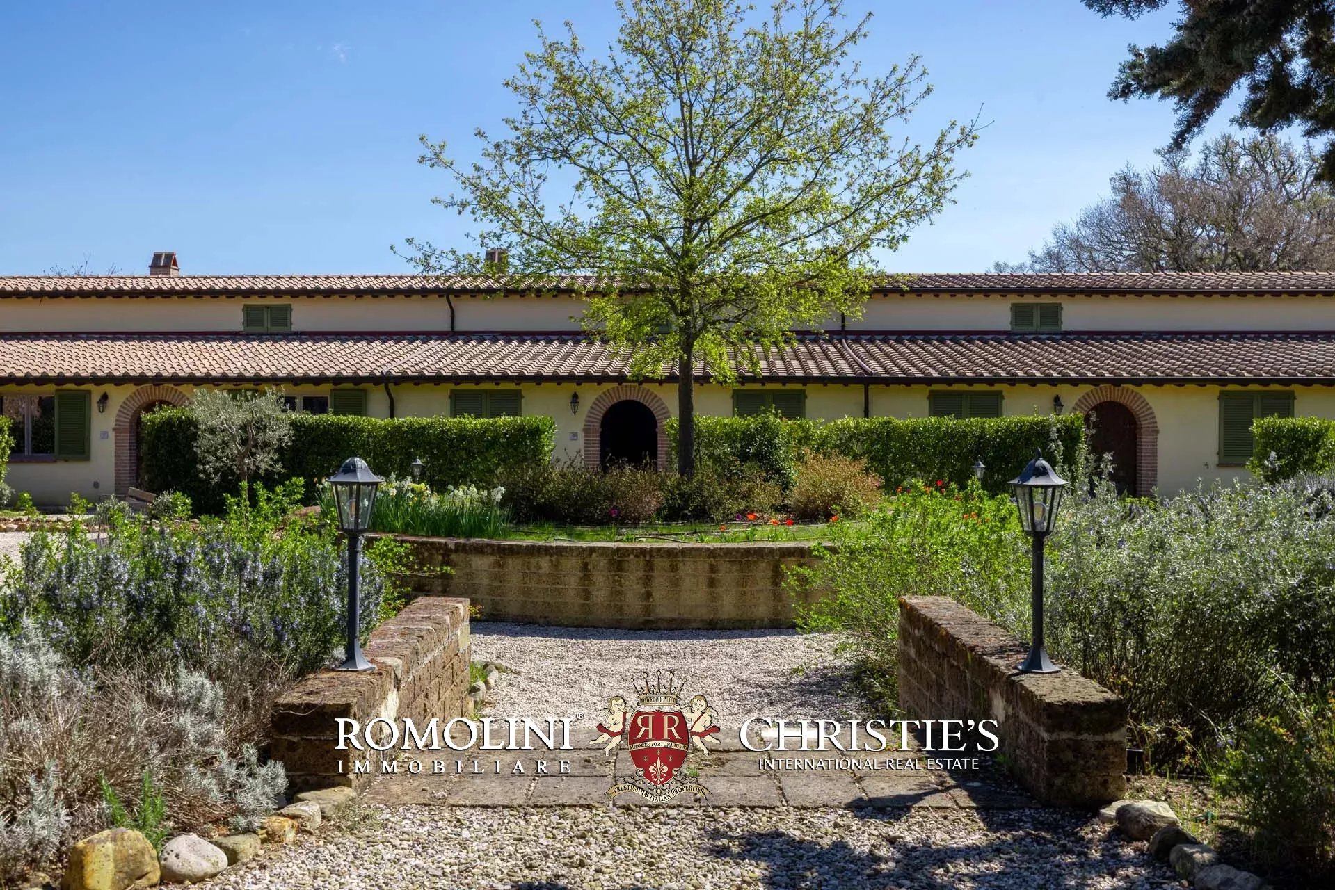 LUXUSANLAGE MIT 19 WOHNUNGEN IN DER TOSKANA, VAL D'ORCIA