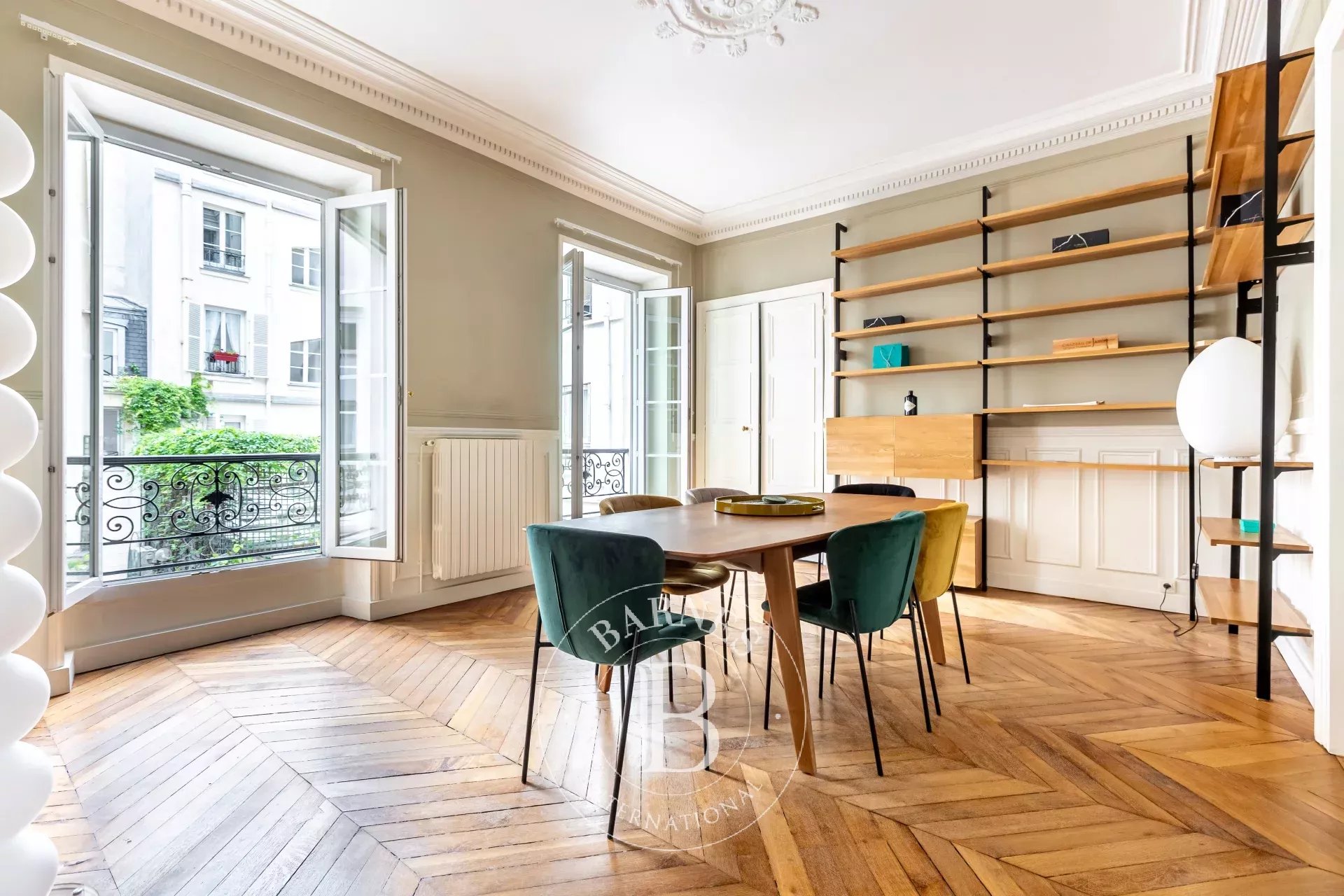 Daire Paris 8ème - picture 5