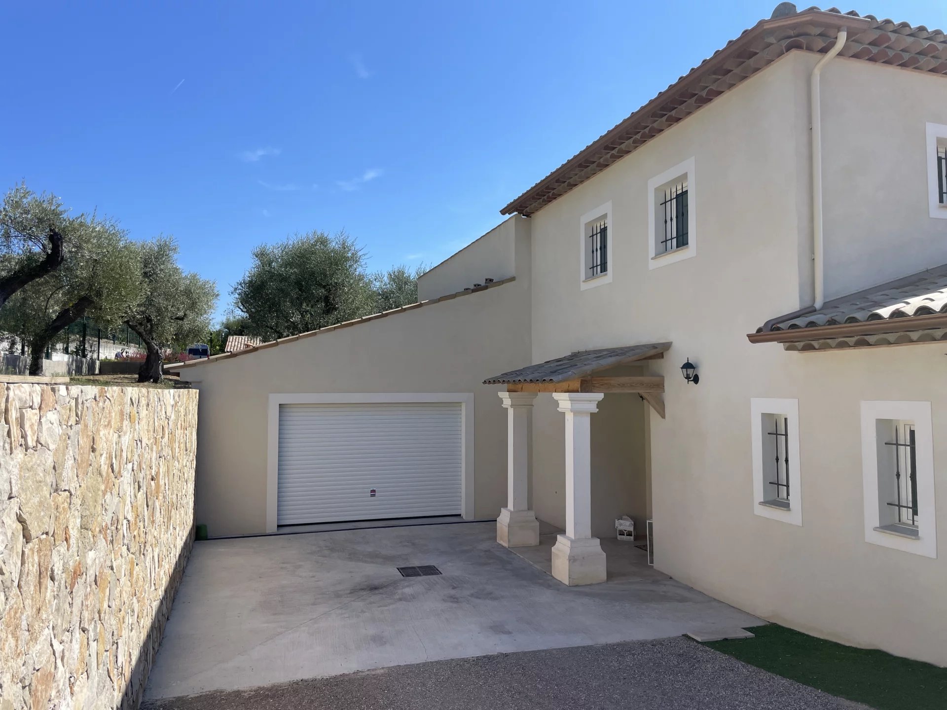 Recently built house walking distance to the village with independent apartment - Callian Recently built house walking distance to the village with independent apartment - Callian