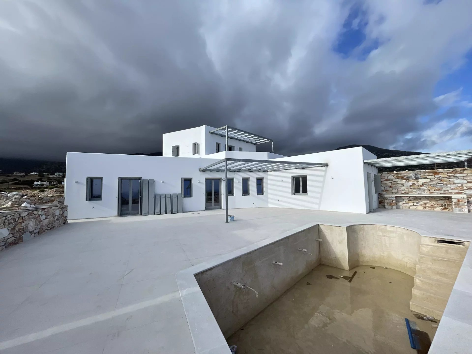 FOR SALE – New Luxury Villa with Sea View & Pool, Near Lolantonis Beach – PAROS ISLAND