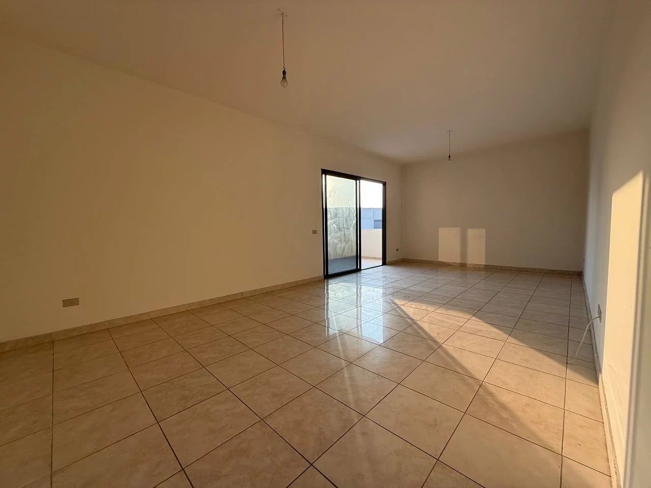 🏡 Unfurnished 3-Bedroom Apartment for Sale – Kfarchima