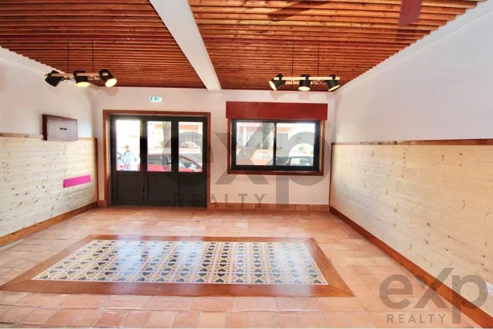 Commercial Shop in Vibrant Fuseta, Faro 85949002 image 2