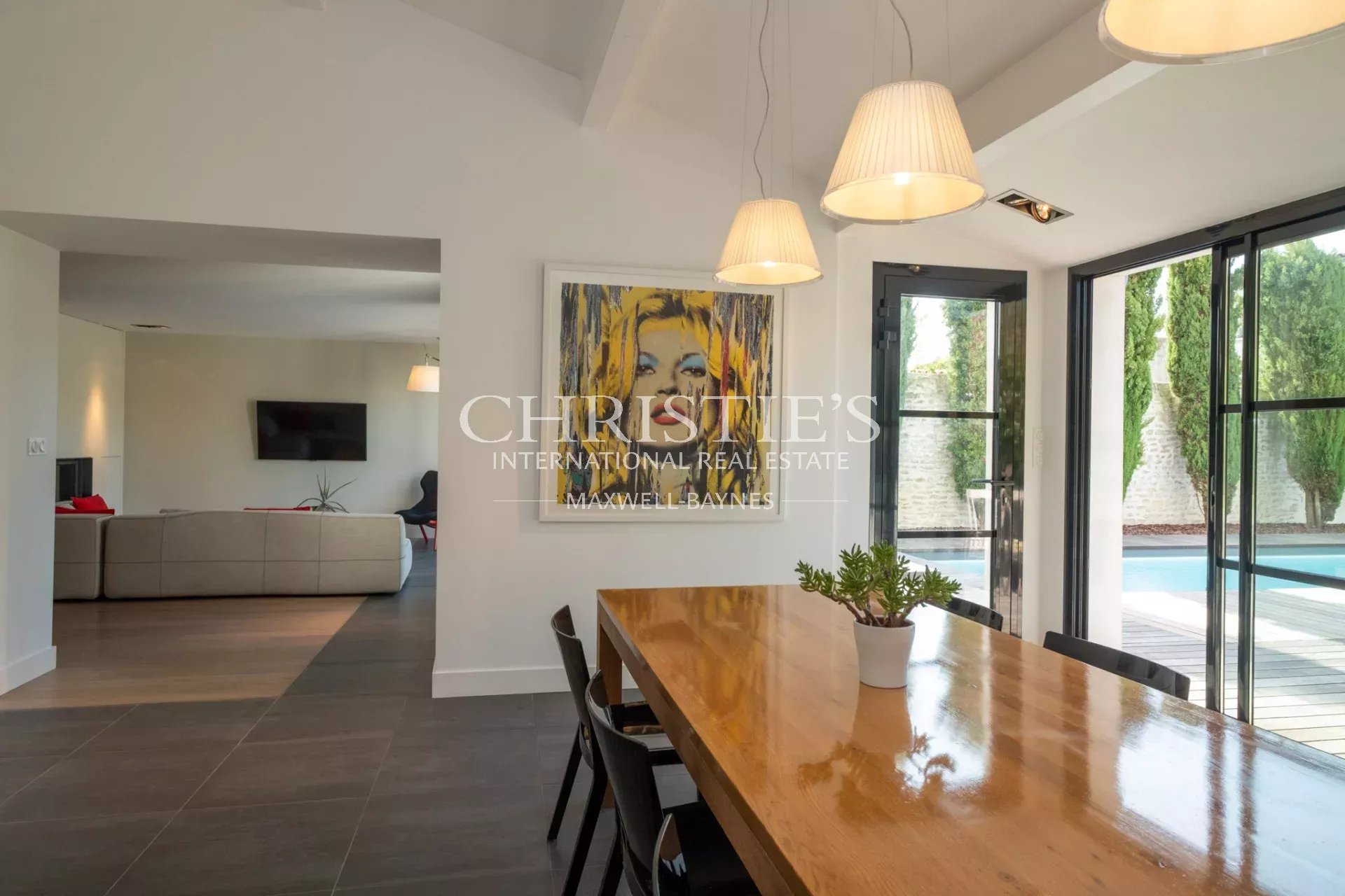 5 Bedroom Villa/Townhouse's Image 3