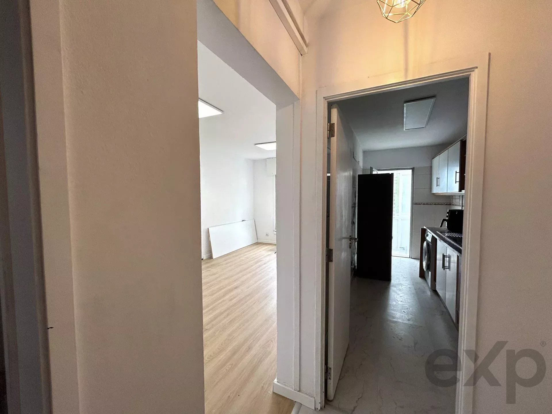 2-bedroom apartment in Laranjeiro 2810-312 image 1