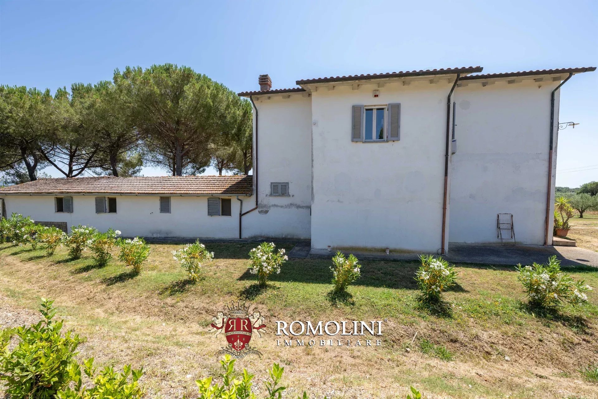 6 Bedroom Villa/Townhouse's Image 9