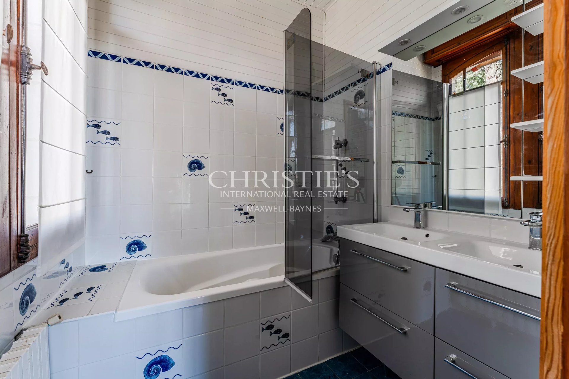 6 Bedroom Villa/Townhouse's Image 6