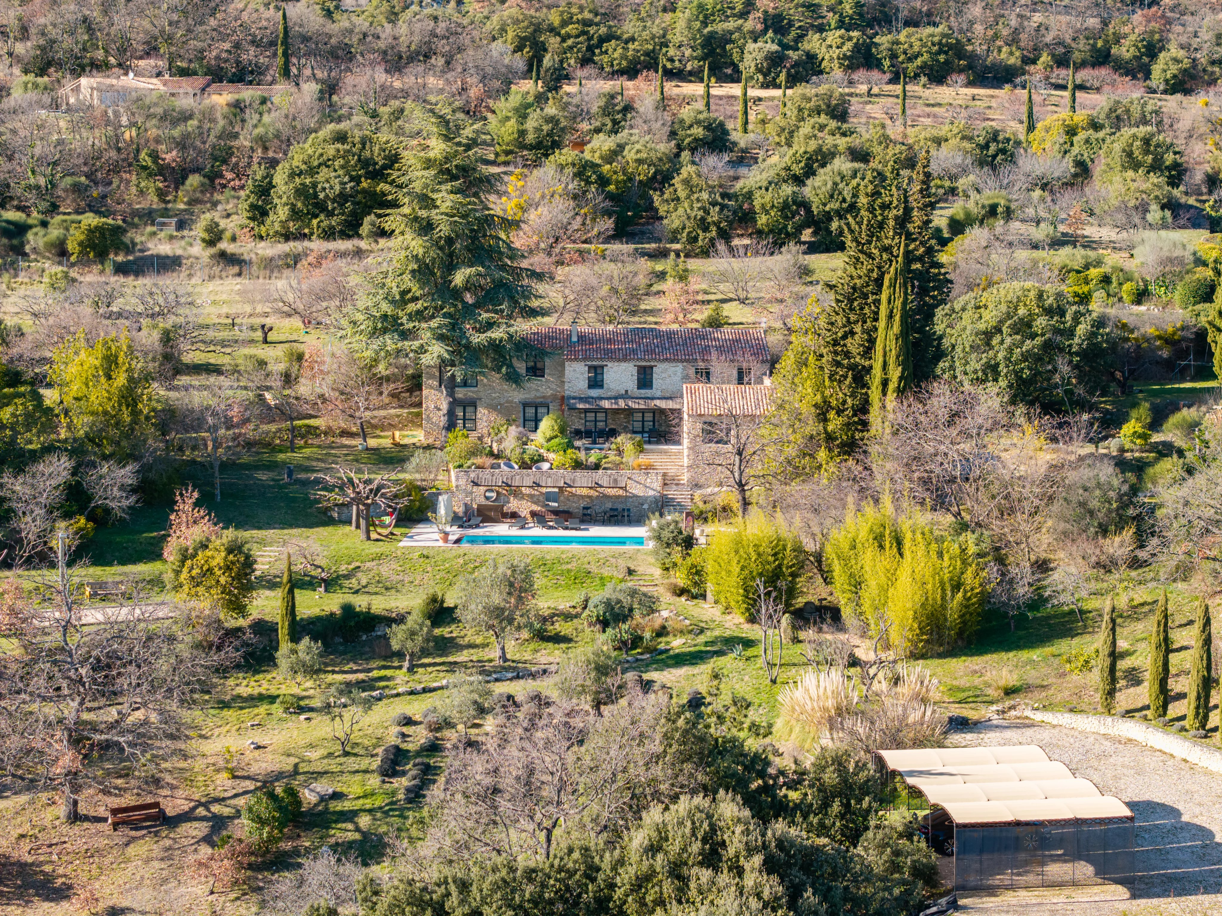 Élégante propriété du Luberon avec panorama et 7 chambres