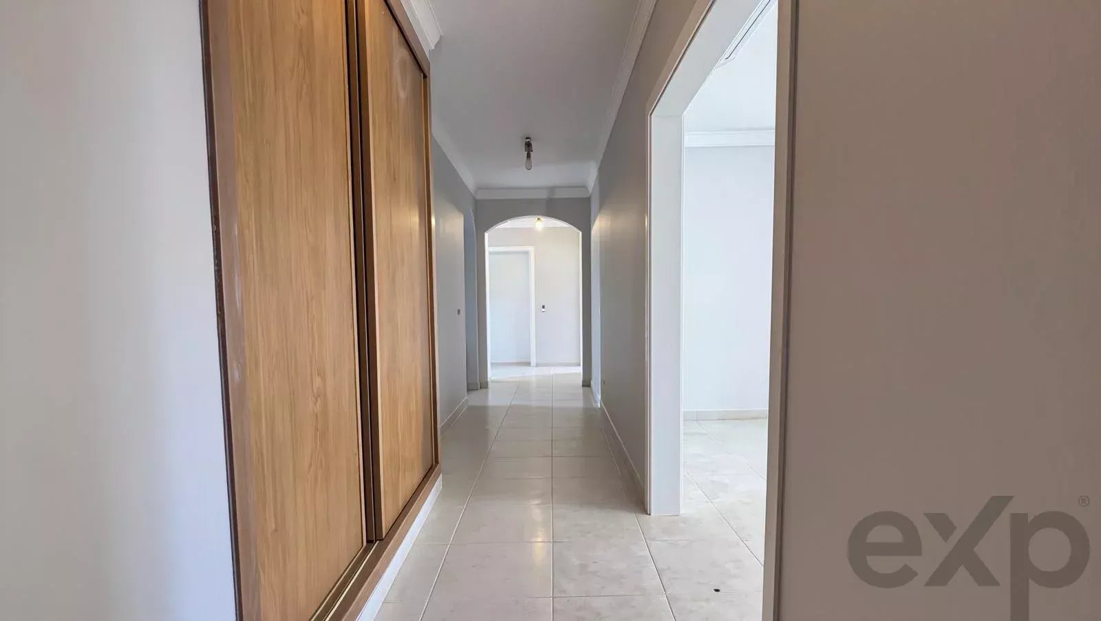 Spacious 3-Bedroom Apartment in Quelfes, Olhão 86993728 image 8