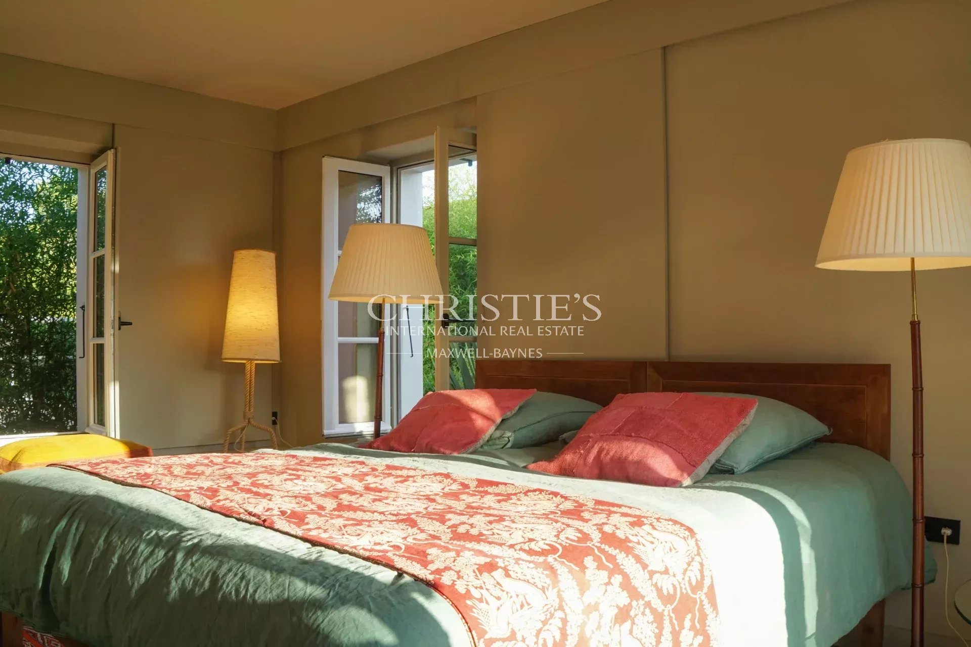 6 Bedroom Villa/Townhouse's Image 15