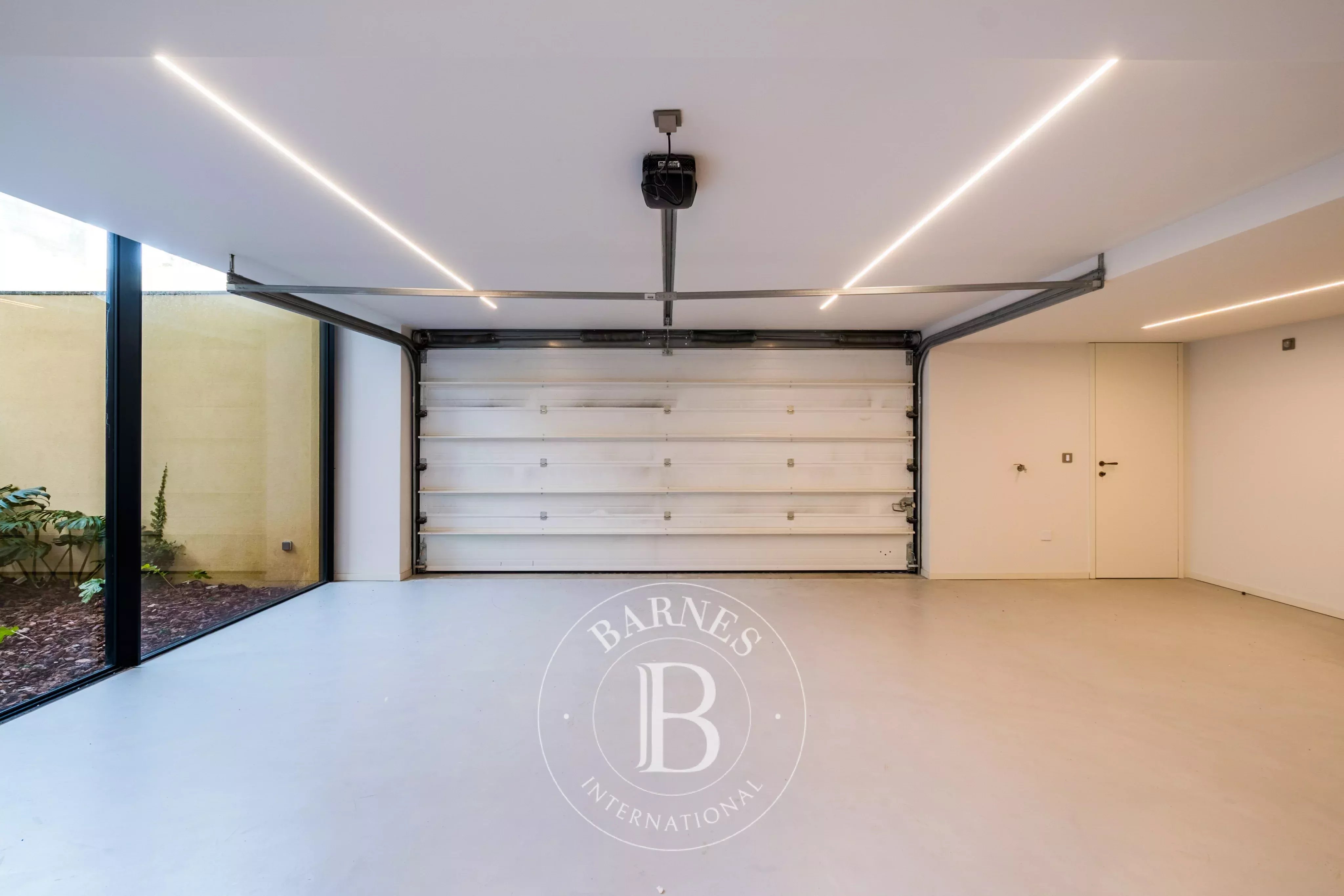 Contemporary villa in Cascais