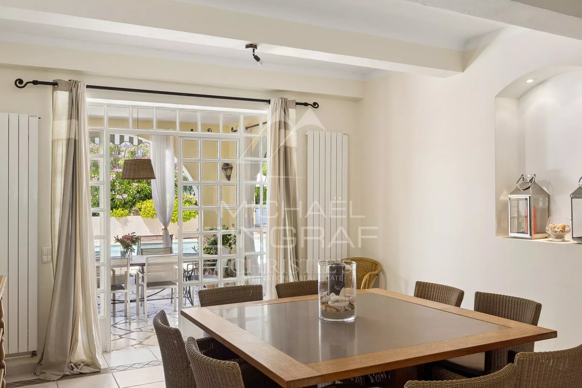 4 Bedroom Villa/Townhouse's Image 11