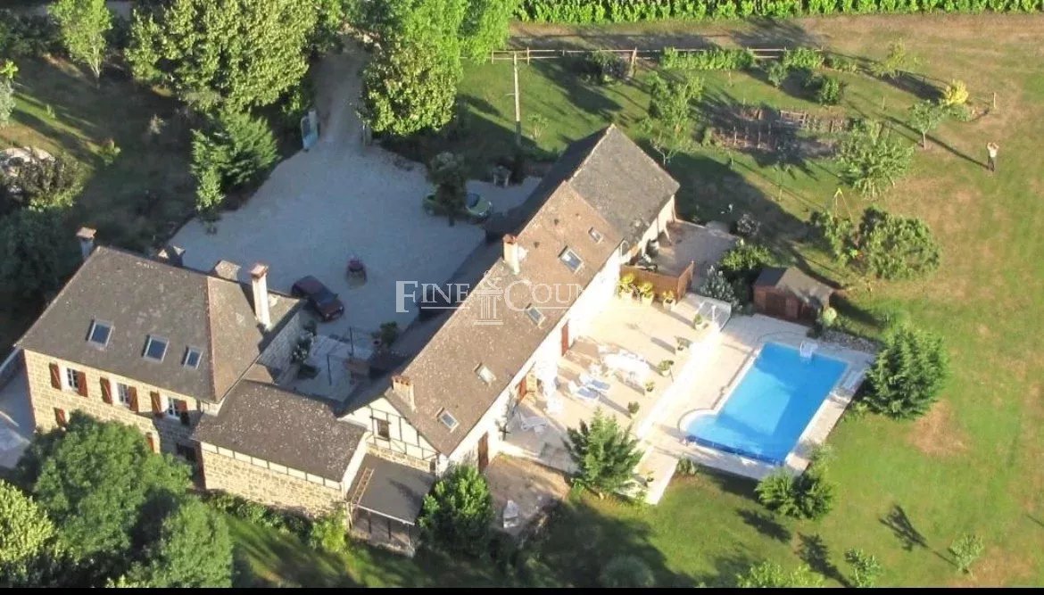 House for sale in Correze on the border of Dordogne Accommodation in Cannes